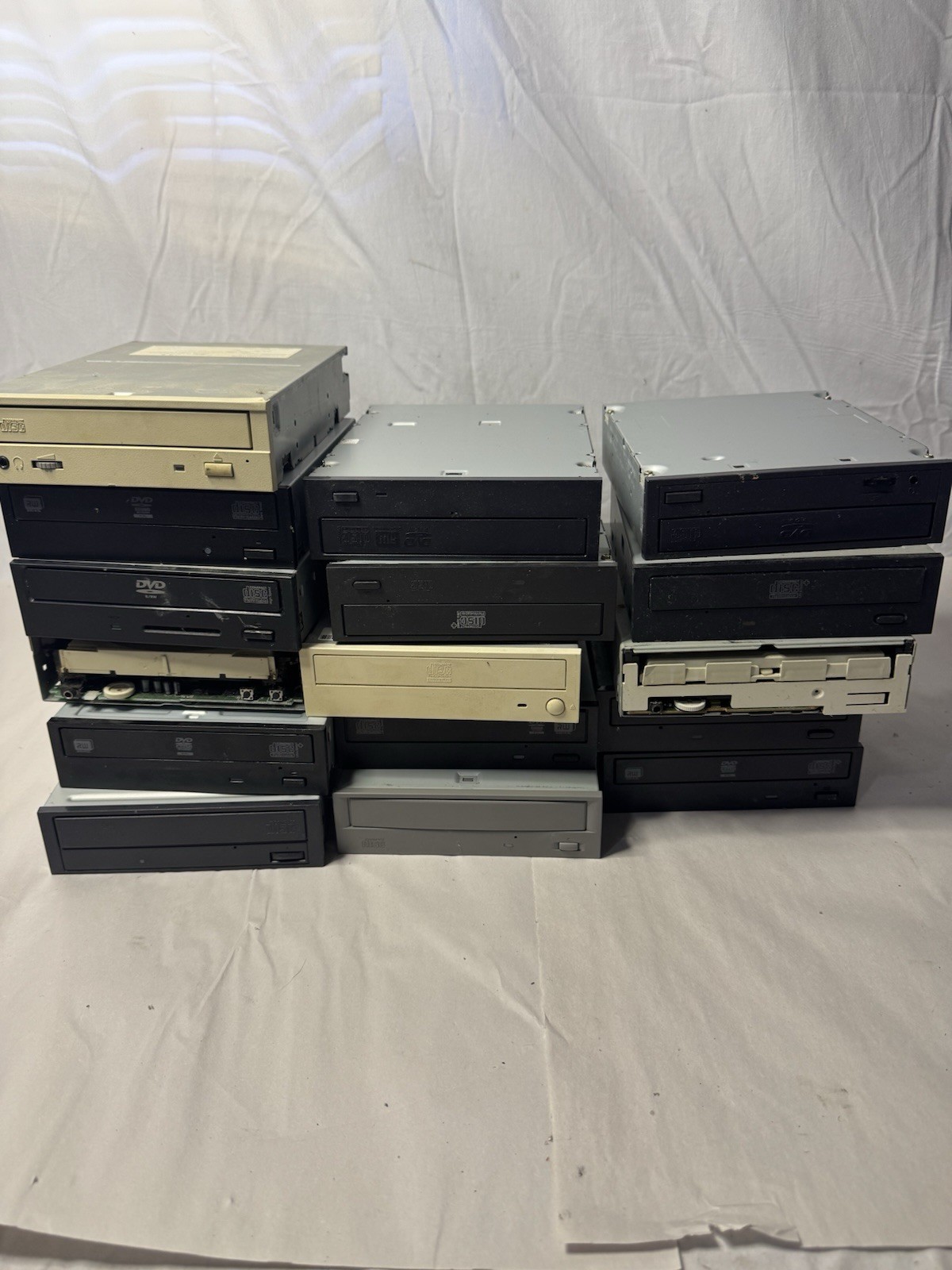 Lot 16 Vintage CD DVD Drives IDE SATA Toshiba GoldStar Philips Samsung Lite-On