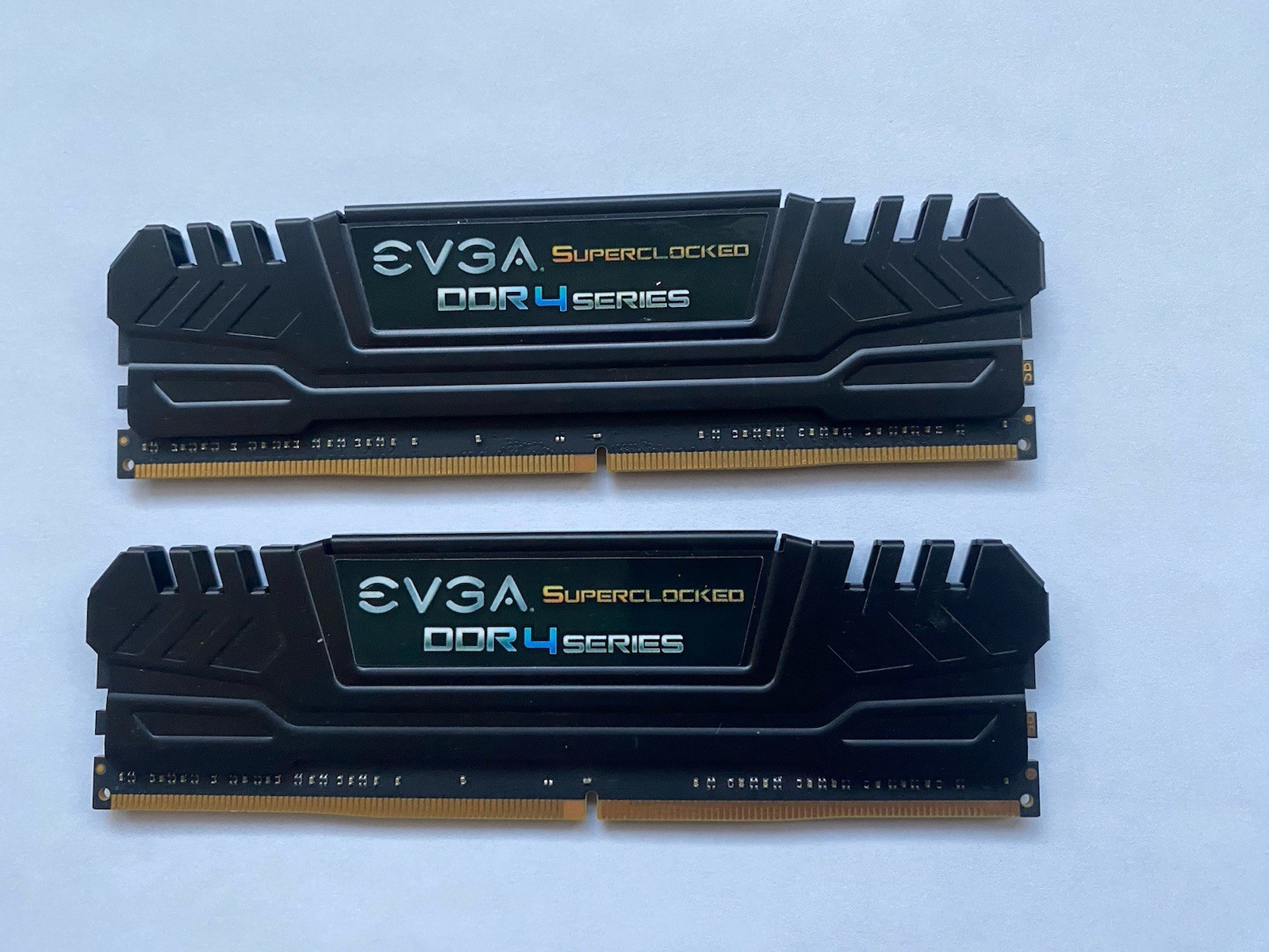 EVGA SuperClocked 16GB (2x8GB) 16G-D4-2400-MR DDR4 CL15  Memory