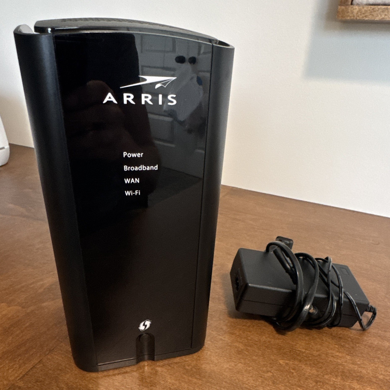 ARRIS NVG558HX Wi-Fi Router 4 LAN Ports USB WPA2 Black