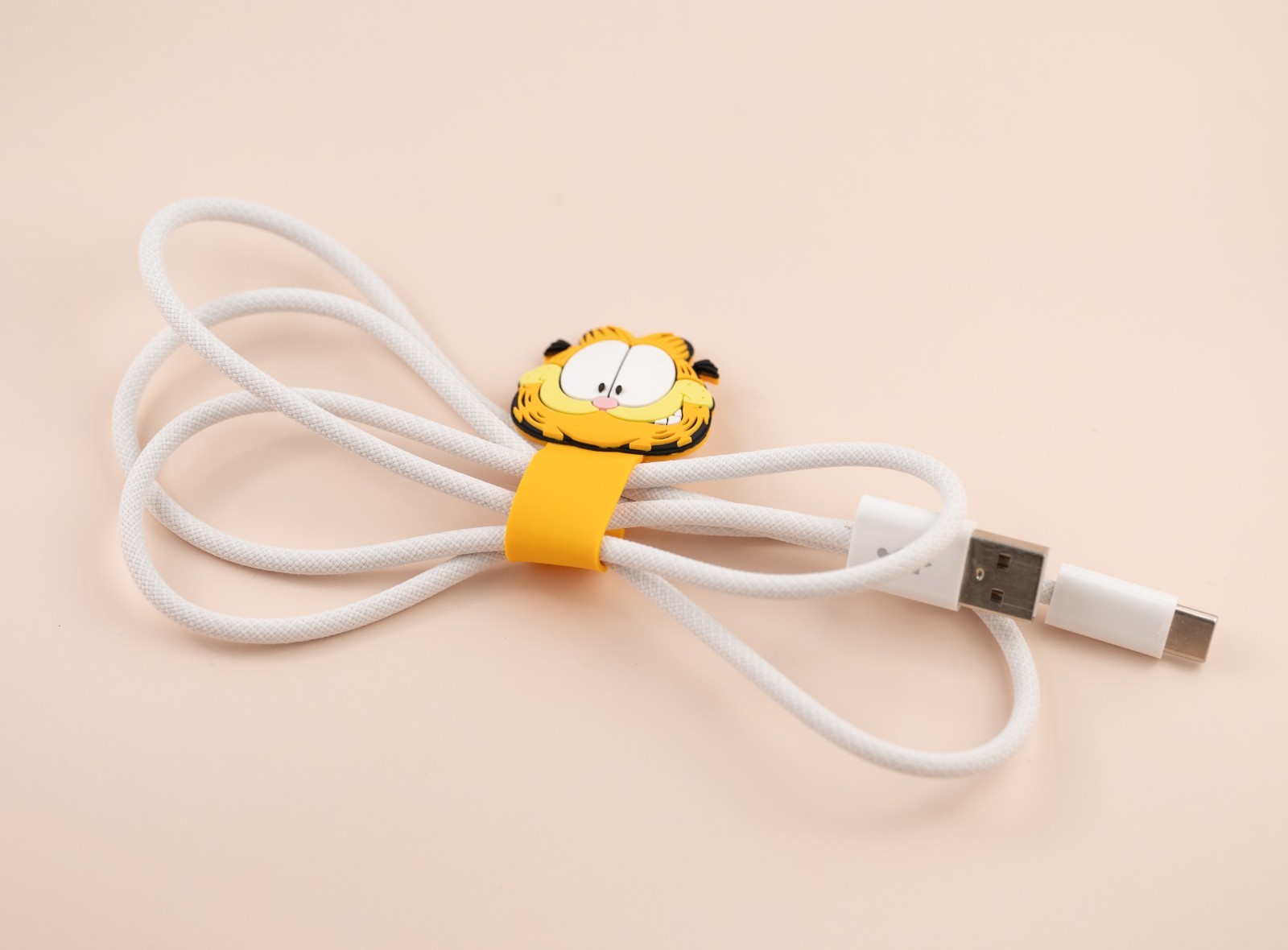 Garfield Cartoon Data Cable Storage Clip Travel Earphone Winding Cable Organizer