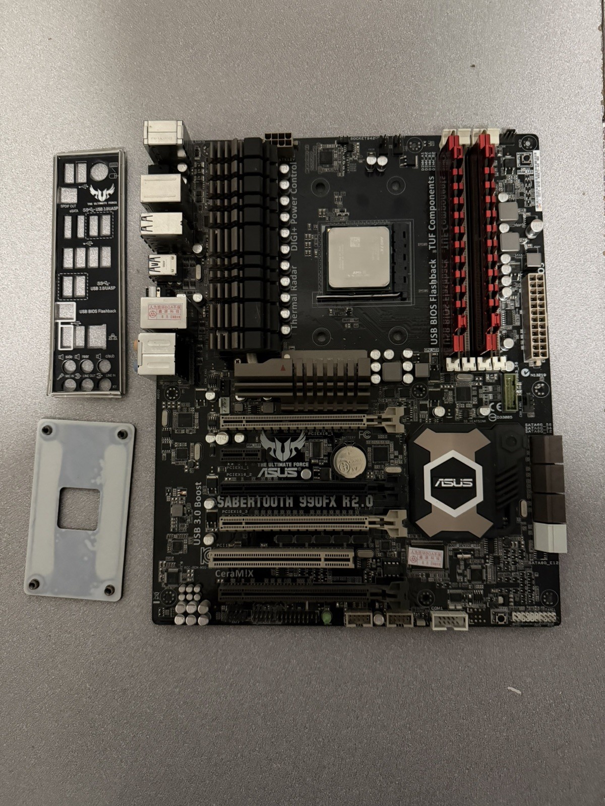 ASUS SABERTOOTH 990FX R2.0 AM3+ ATX Motherboard WITH CPU+ RAM FX8350 8GB 