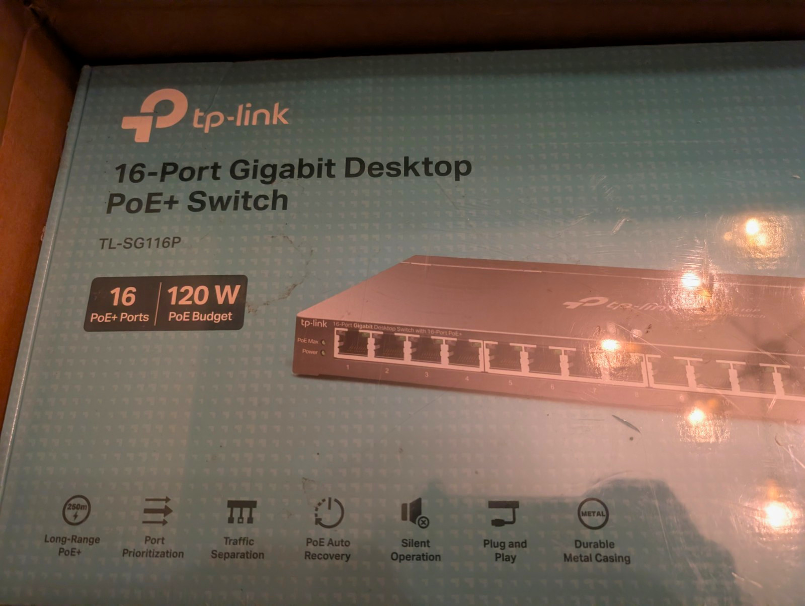 TP-Link TL-SG116P 16-Port Gigabit Desktop Switch with 16-Port PoE+ 120W