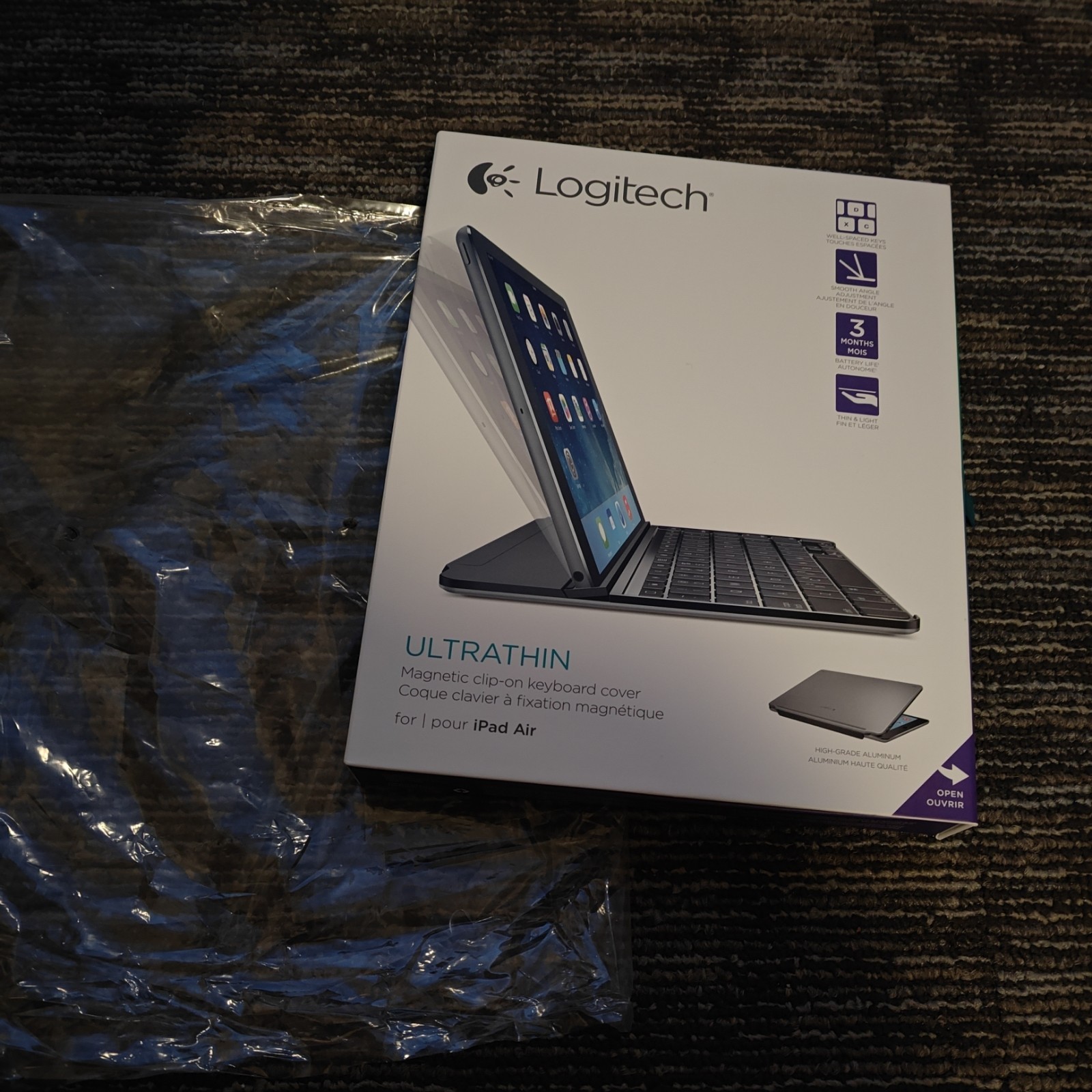 Logitech Magnetic Clip-On Ultra-thin Bluetooth Keyboard Case iPad Air Space Grey