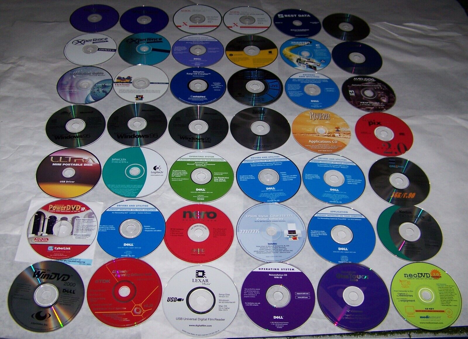 VINTAGE COMPUTER SOFTWARE CD-ROM LOT OF 42 DISCS        MAKE OFFER