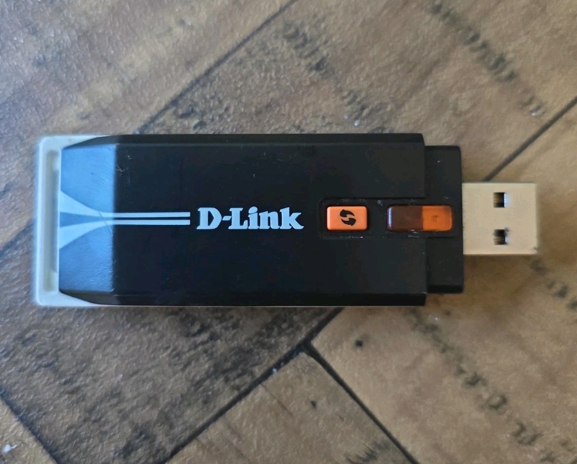 D-link DWA-130 (790069303043) Wireless Adapter