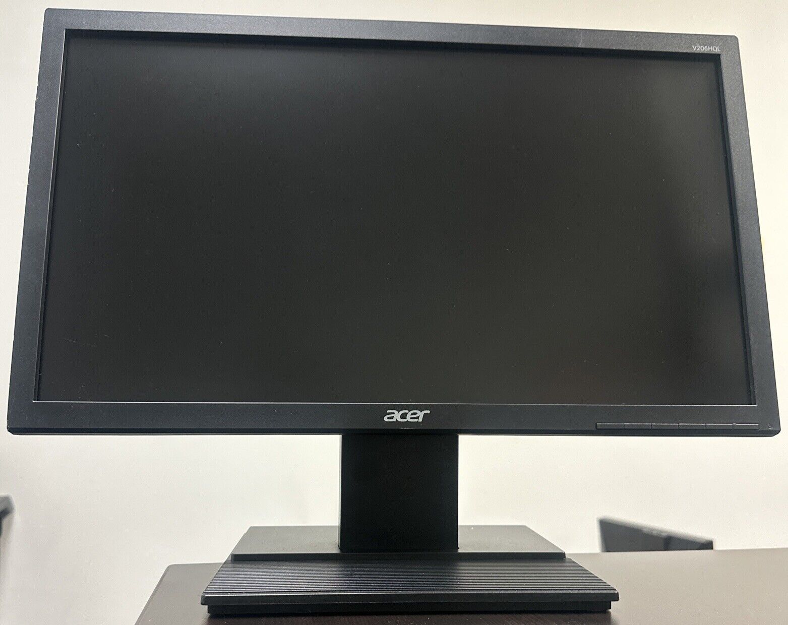 Acer V206HQL 19.5 inch Widescreen LCD Monitor With Stand and Cord And  VGA Cable