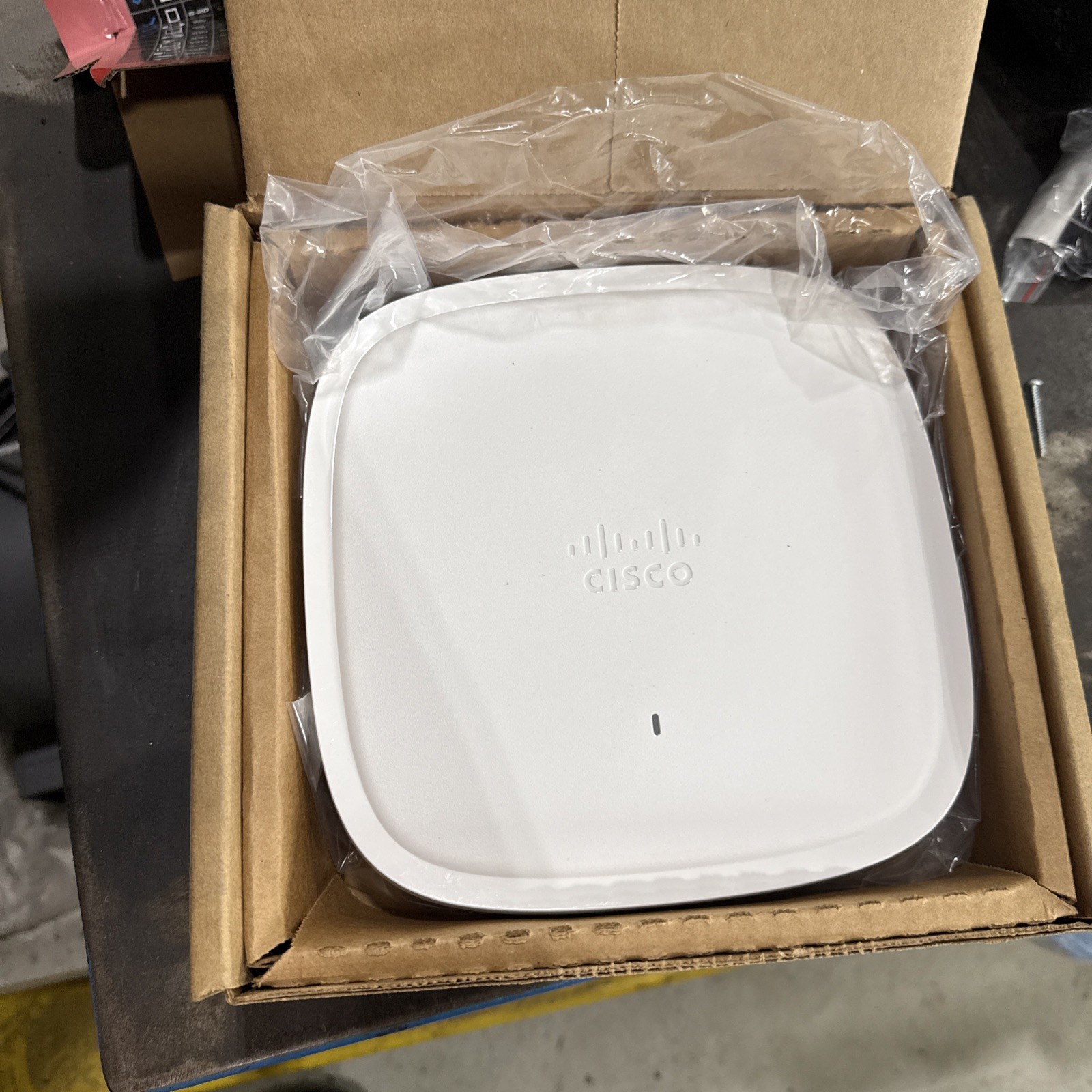 NEW Cisco Catalyst C9120AXI-B 9120 Wireless WiFi Access Point including bracket 