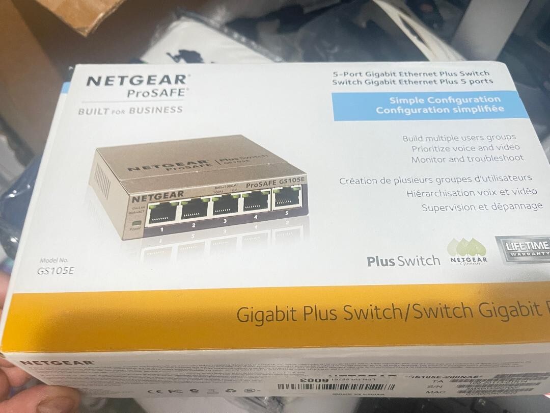 NETGEAR ProSafe GS105E-200NAS 5-port Gigabit Ethernet Plus Switch(DR1)