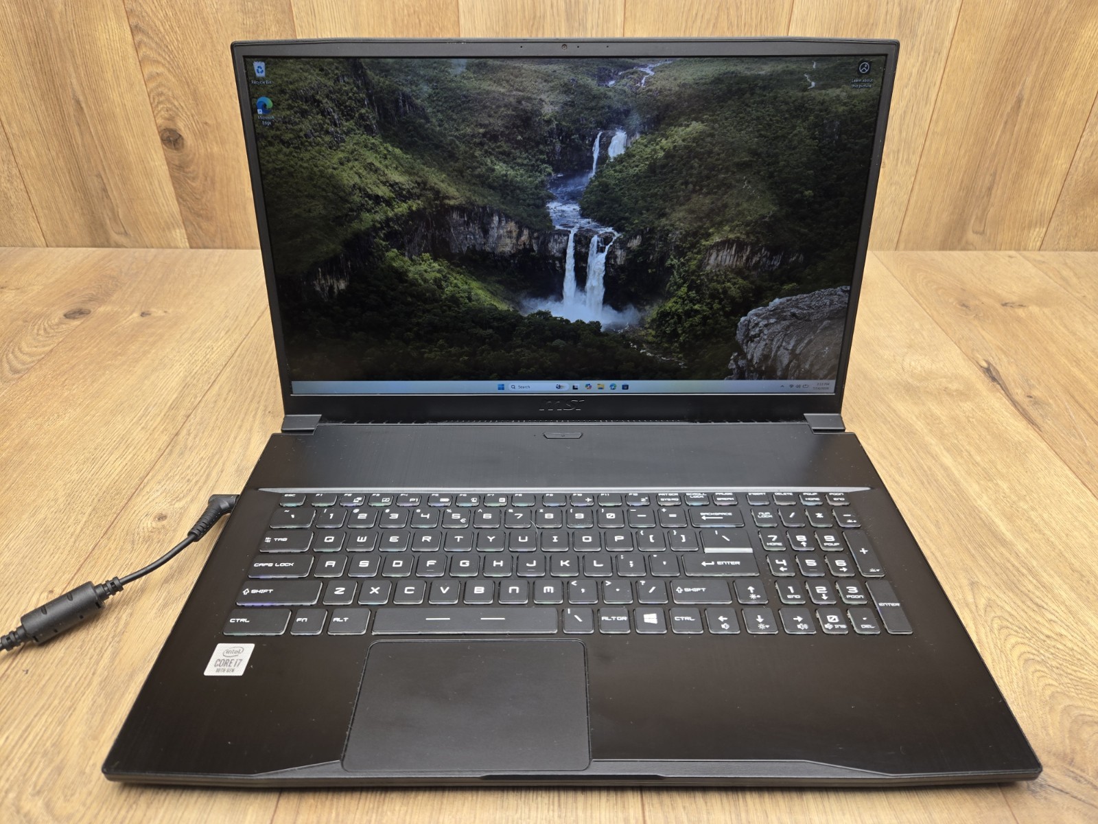 MSI Thin GF75 10SDK 17.3" i7-10750H 2.6GHz 16GB RAM 1TB SSD Intel UHD Graphics
