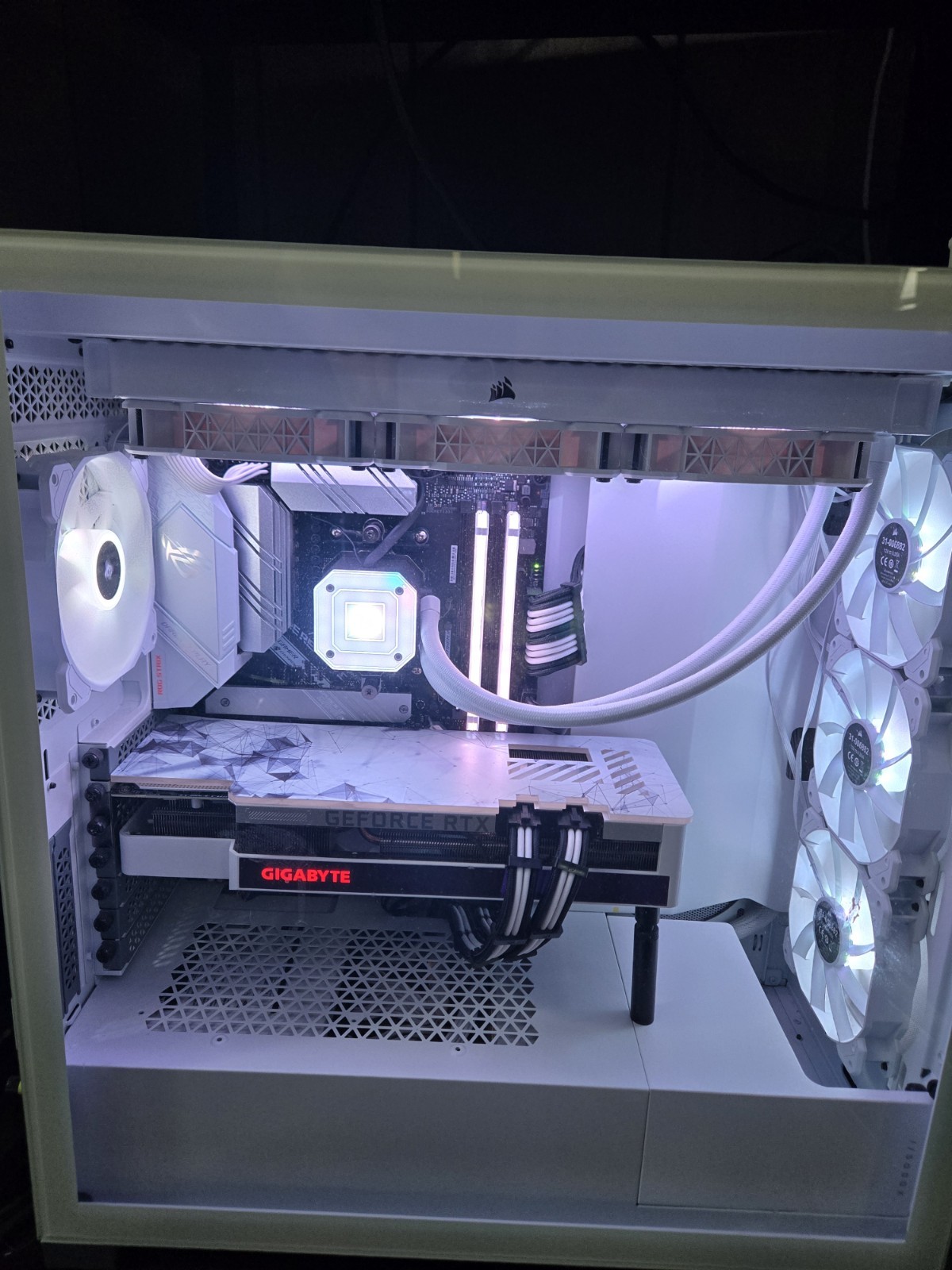 Custom/Whitebox White Gaming PC Tower Ryzen 7 5800X RTX 3070 Ti 16GB 2TB SSD W11
