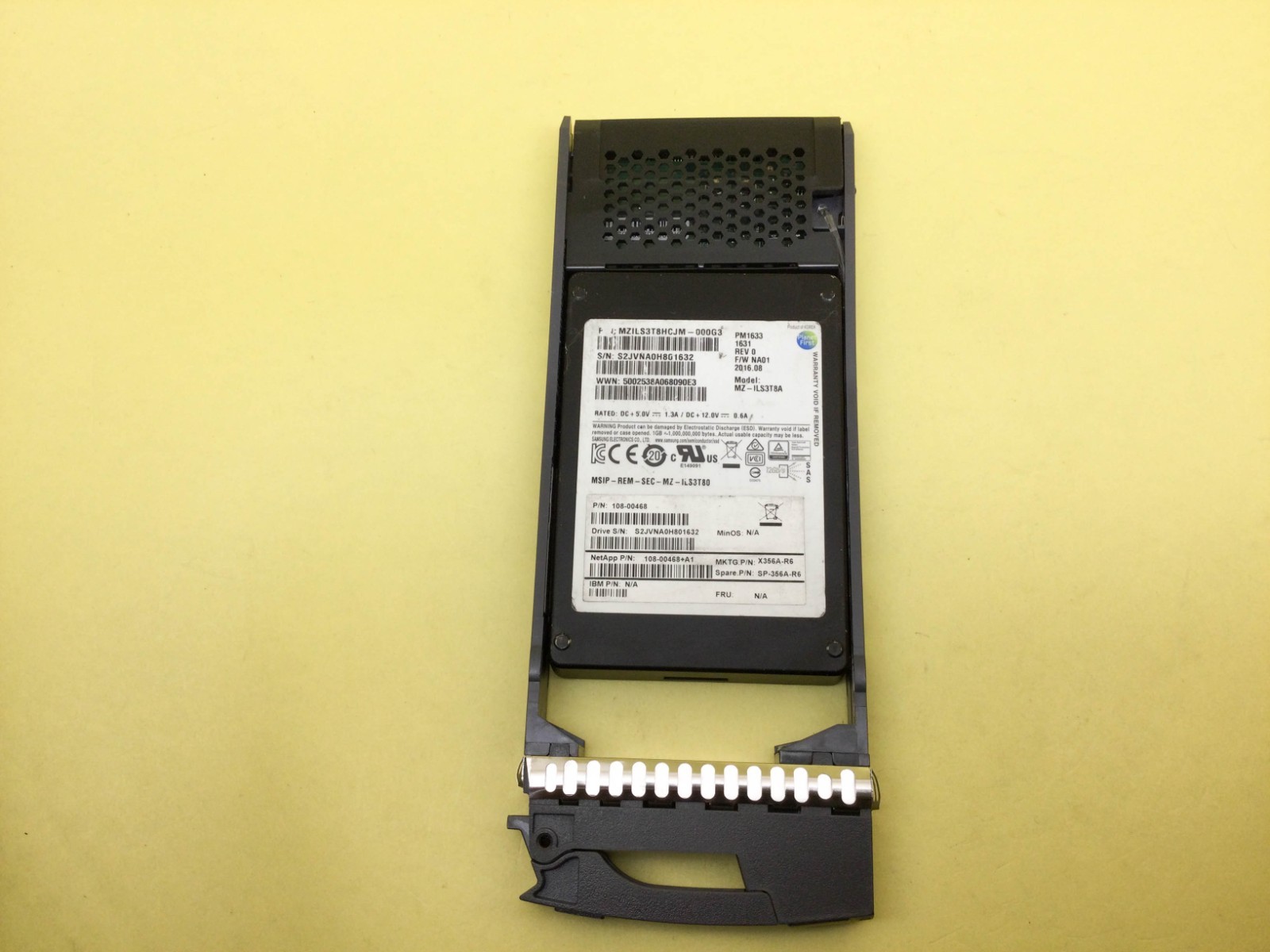 X356A-R6 NetApp 3.84TB SAS 12Gbps 2.5in Enterprise SSD MZ-ILS3T8A MZ-ILT3T8A