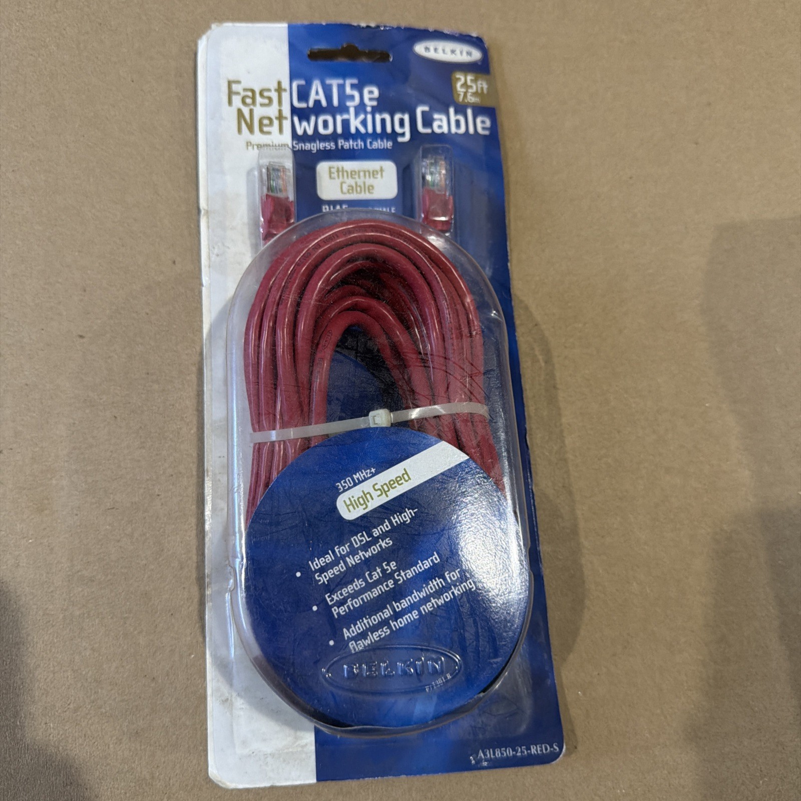 Belkin A3L850-25-RED-S RJ45 CAT5e FastCat5e Network Cable Male/Male Red 25ft NIP