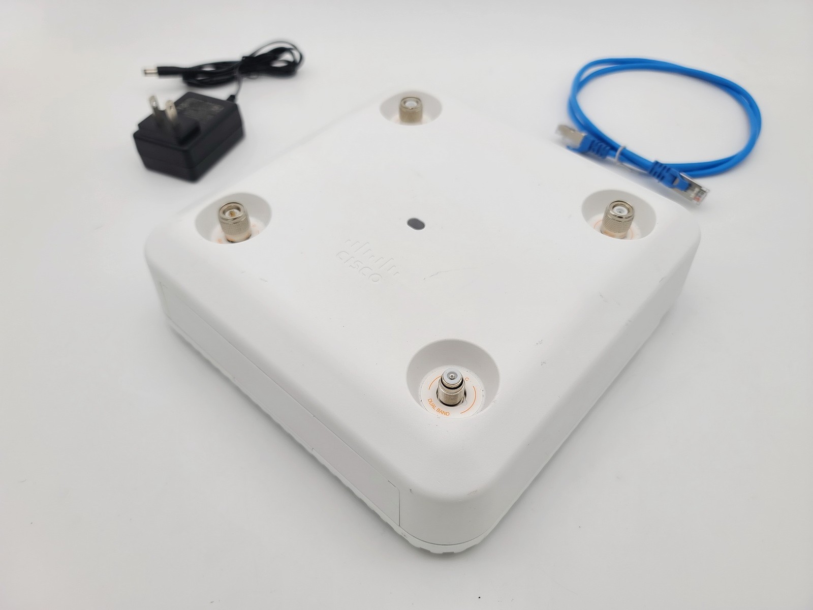 CISCO AIRONET AIR-AP3802E-B-K9 DUAL BAND 802.11AC WIRELESS ACCESS POINT POE