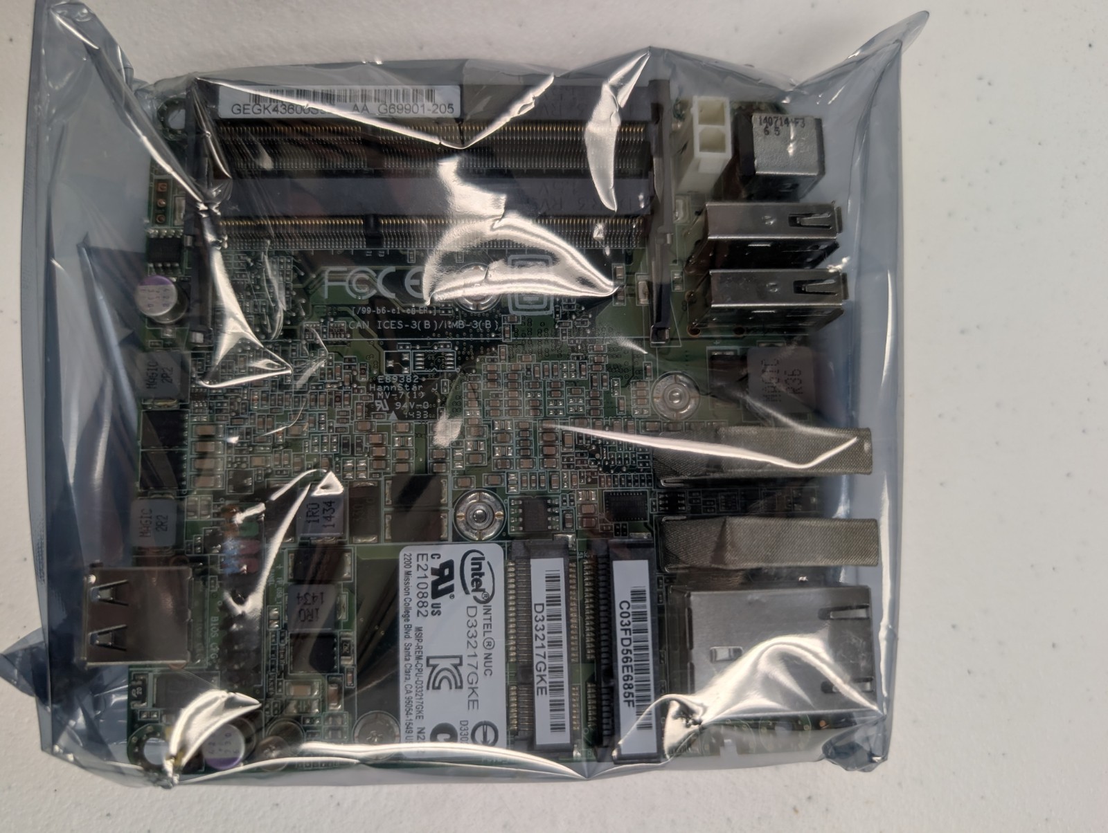 Intel NUC D33217GKE Board i3-3217U CPU