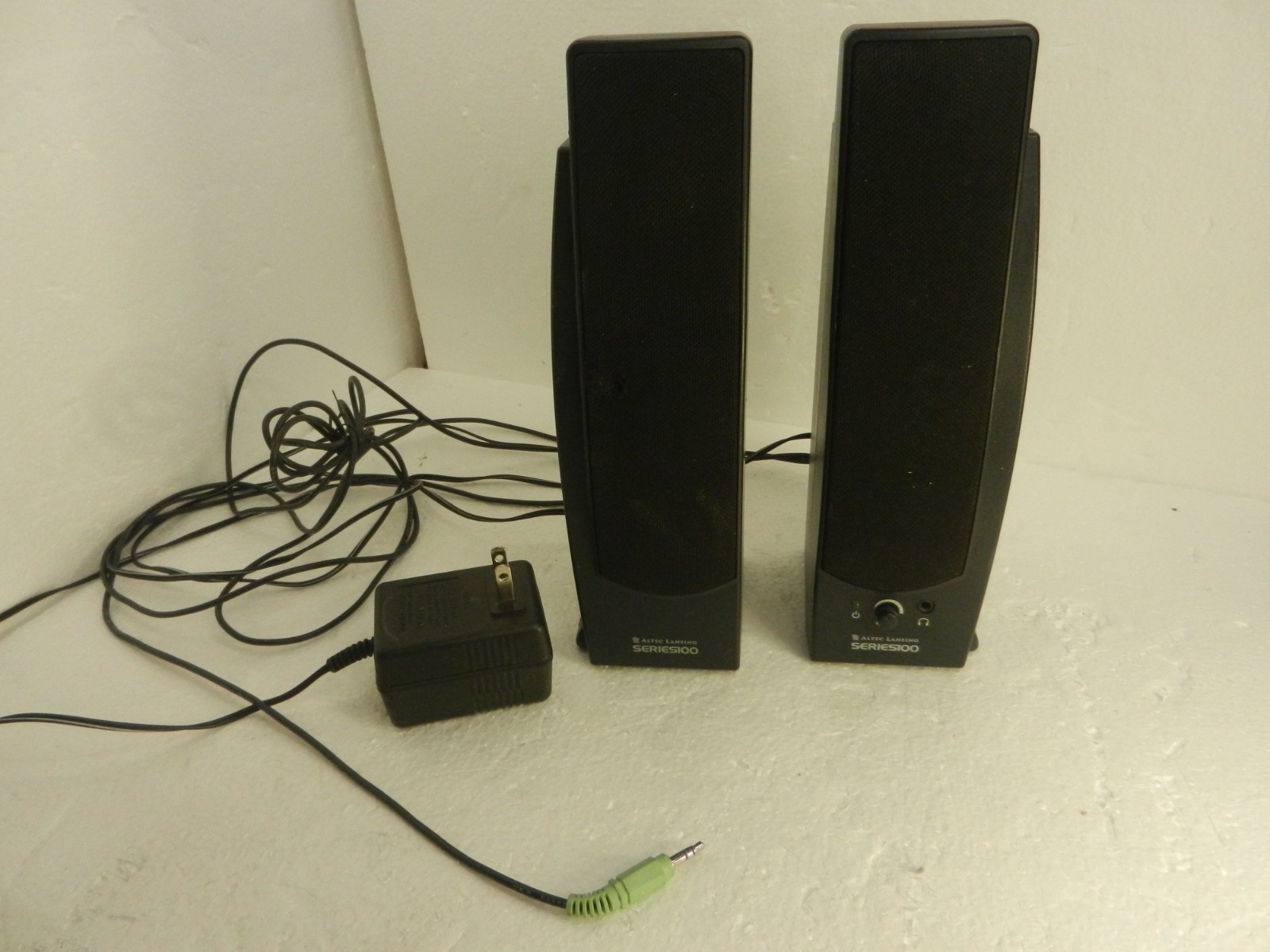 Altec Lansing Series 100 Computer Speakers 120 Powered Audio With Power Cord