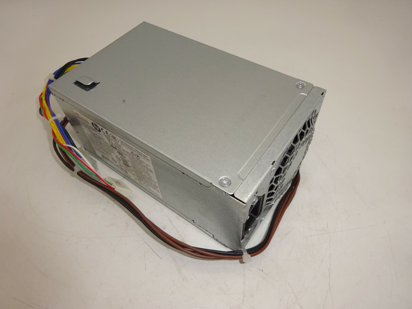 HP D16-250P1A ID:D250E024Q REV:B 80 Plus Platinum Power Supply 250W#NT4469