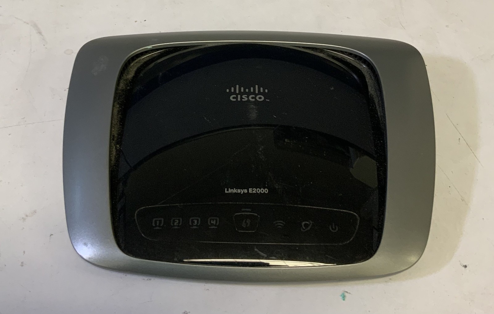 Cisco Linksys E2000 Dual-Band Advanced Wireless-N Router, Black & Gray "I1B"