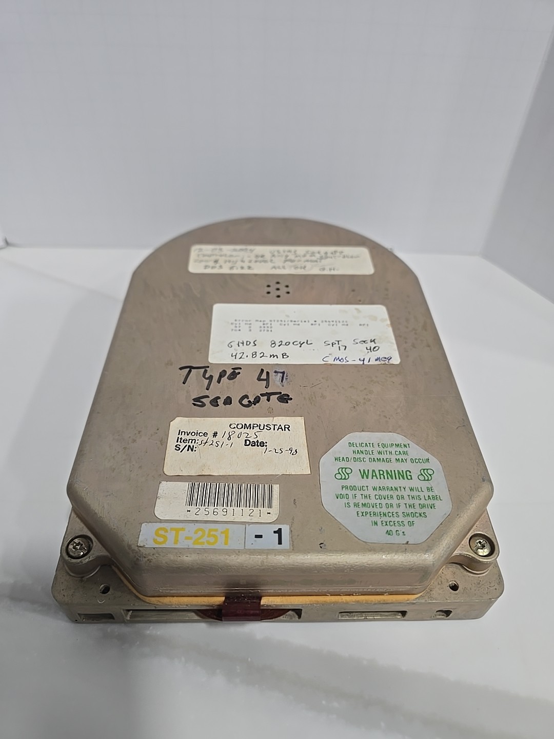 Vintage 1988 Seagate ST-251-1 40MB MFM 5.25" half height hard disk drive RARE