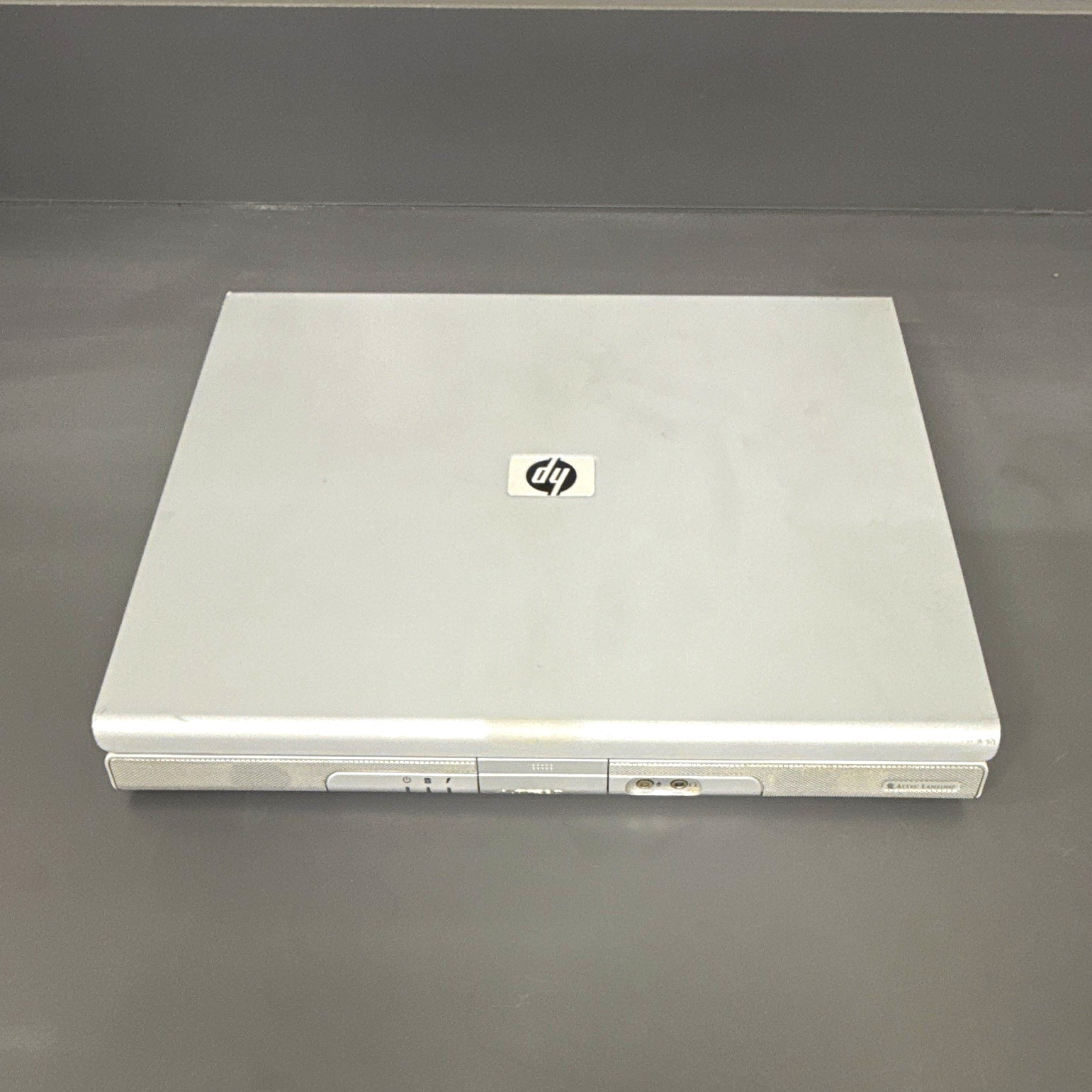 HP Pavilion ze2000 15" Pentium 4 2.8GHz 512MB 60GB HDD XP Home Optical