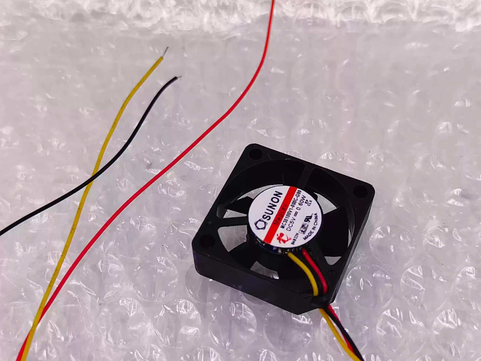 SUNON MC30100V1-000C-G99 3010 5V 0.60W 3CM 3-Wire Cooling Fan
