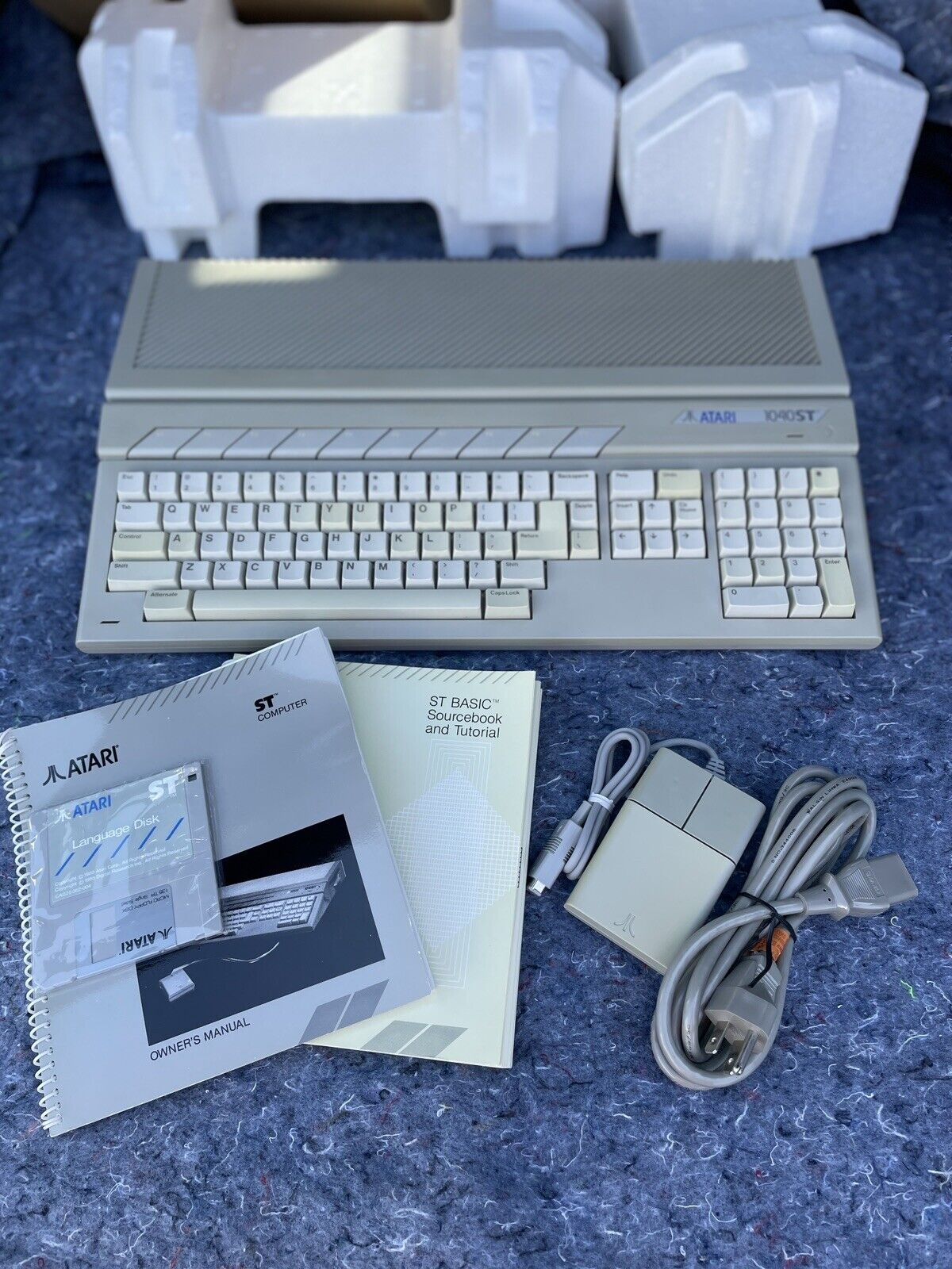 Atari 1040stf Excellent In Box With Accessories And SM124 Monochrome Monitor