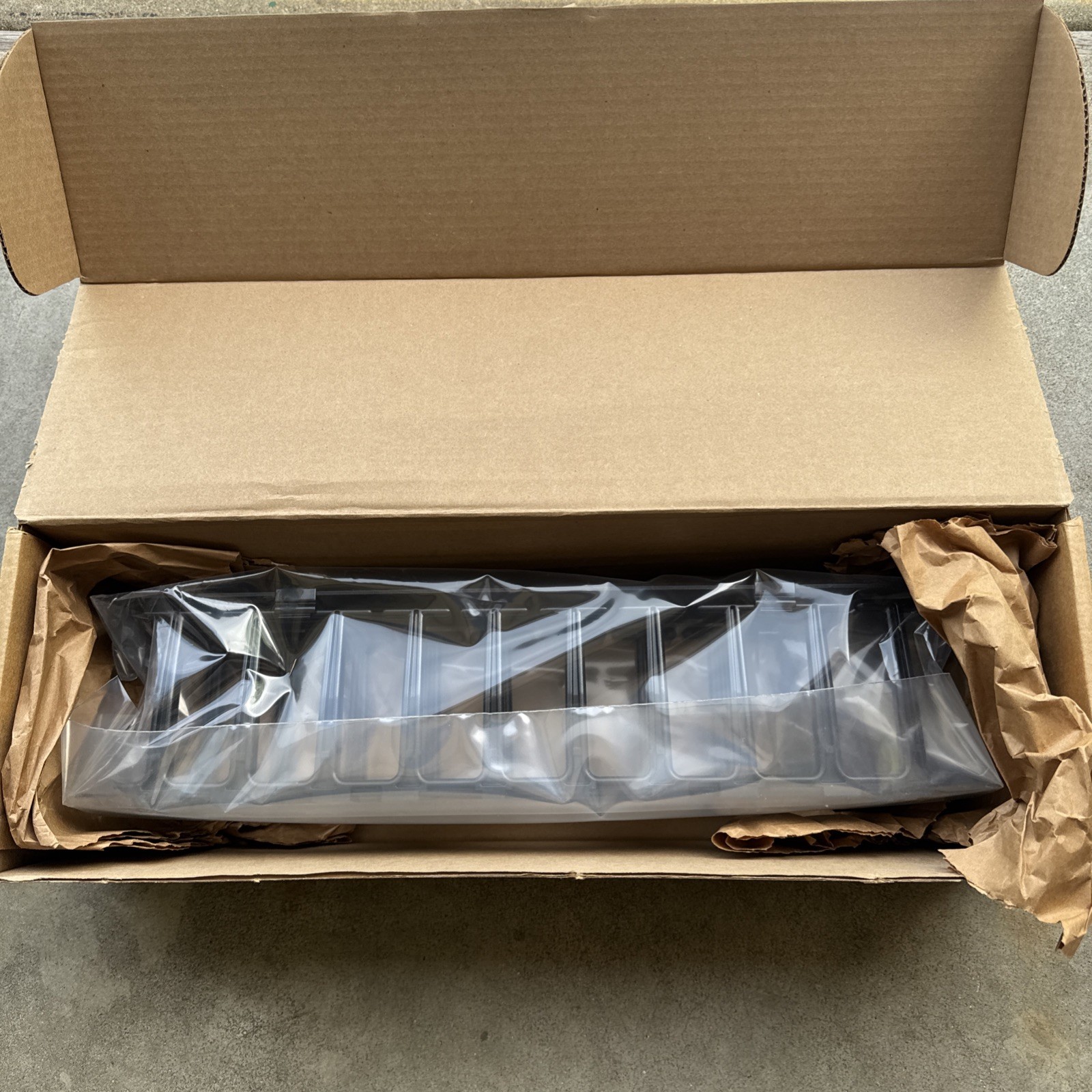 Siemon CABLE MANAGER Routeit HORIZONTAL DOUBLE-SIDED 8”D 2U Black HCM-4-2U-D