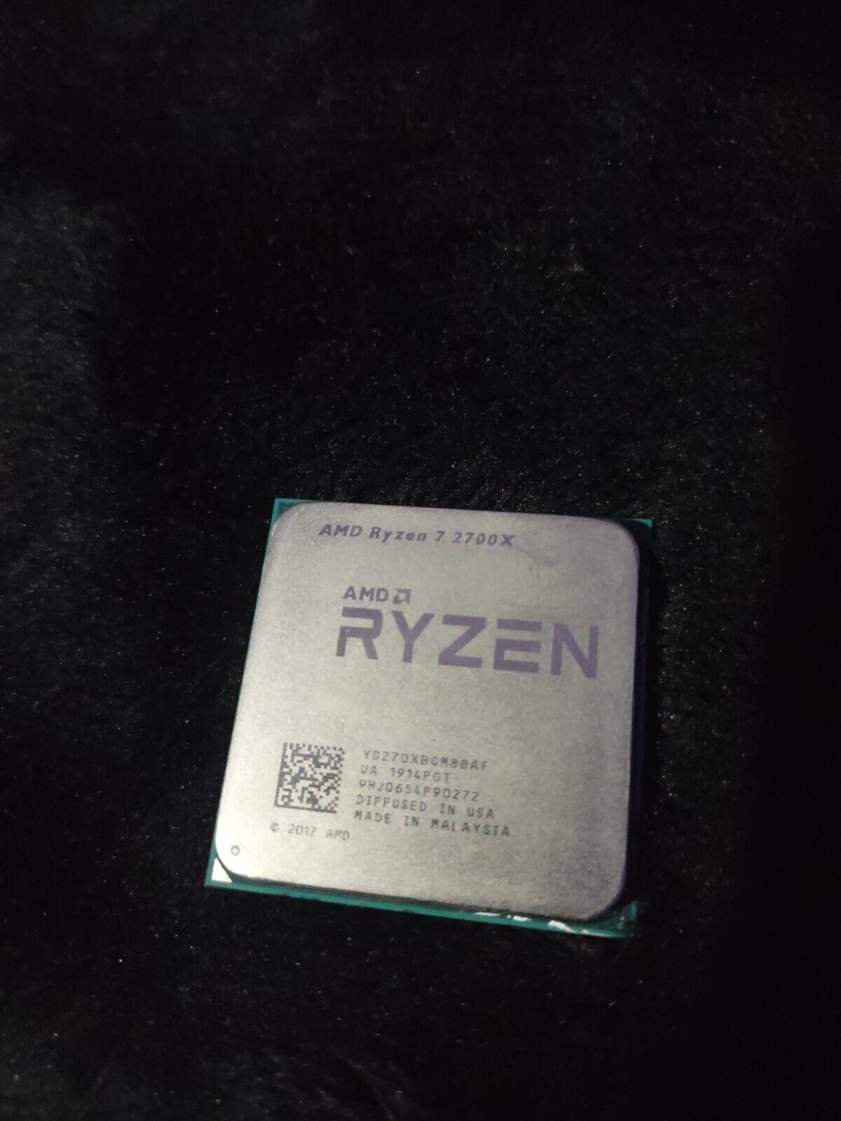 AMD Ryzen 7 2700X Processor (3.7 GHz, 8 Cores, Socket AM4)