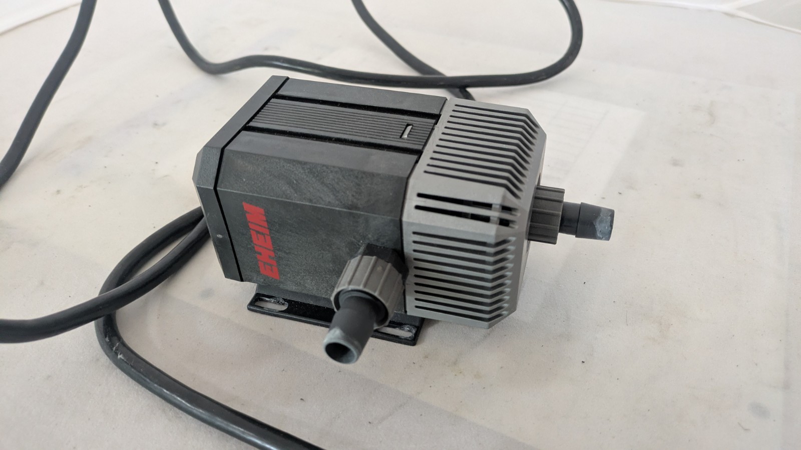 Eheim Universal Pump Type 1048 A (1048.31) – 115V 10W | For Parts / Repair