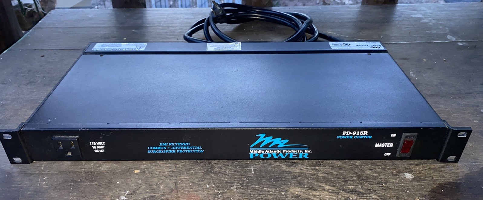 9 Outlet Surge Protector Middle Atlantic Products PD-915R Power Center w/ EMI 