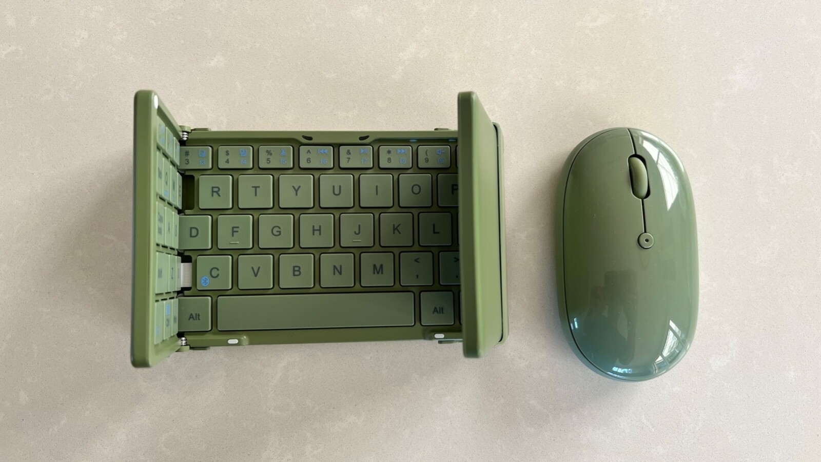 BOW Foldable Bluetooth Wireless Keyboard and Mouse Bundle for Apple Devices Gree