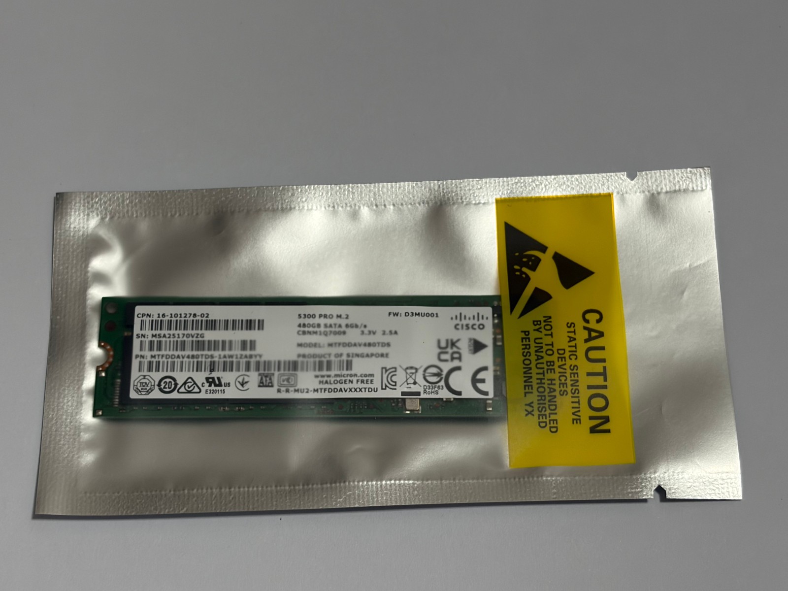 Micron 5300 PRO 480GB  SSD M.2 2280 NGFF SATA 6Gb/s MTFDDAV480TDS-1AW1ZABYY