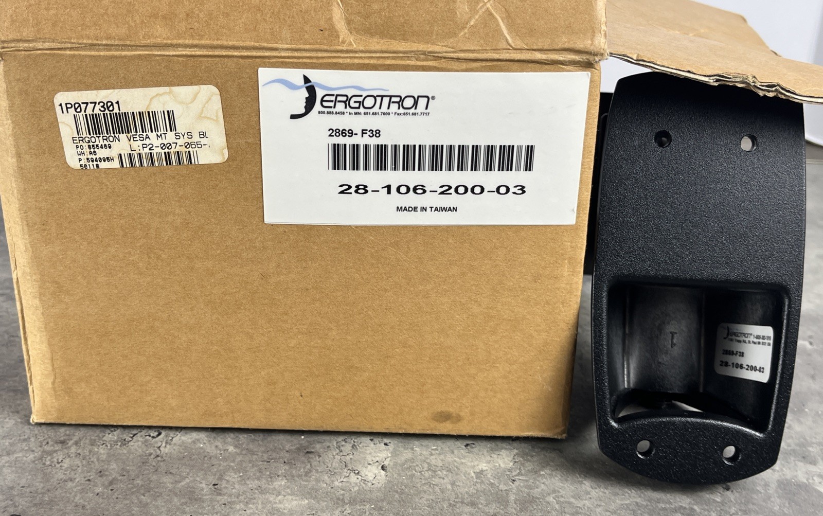 Ergotron 200 Series Signle Monitor Arm / VESA Wall Mount, 38" 25LBS w/ PIVOT NEW