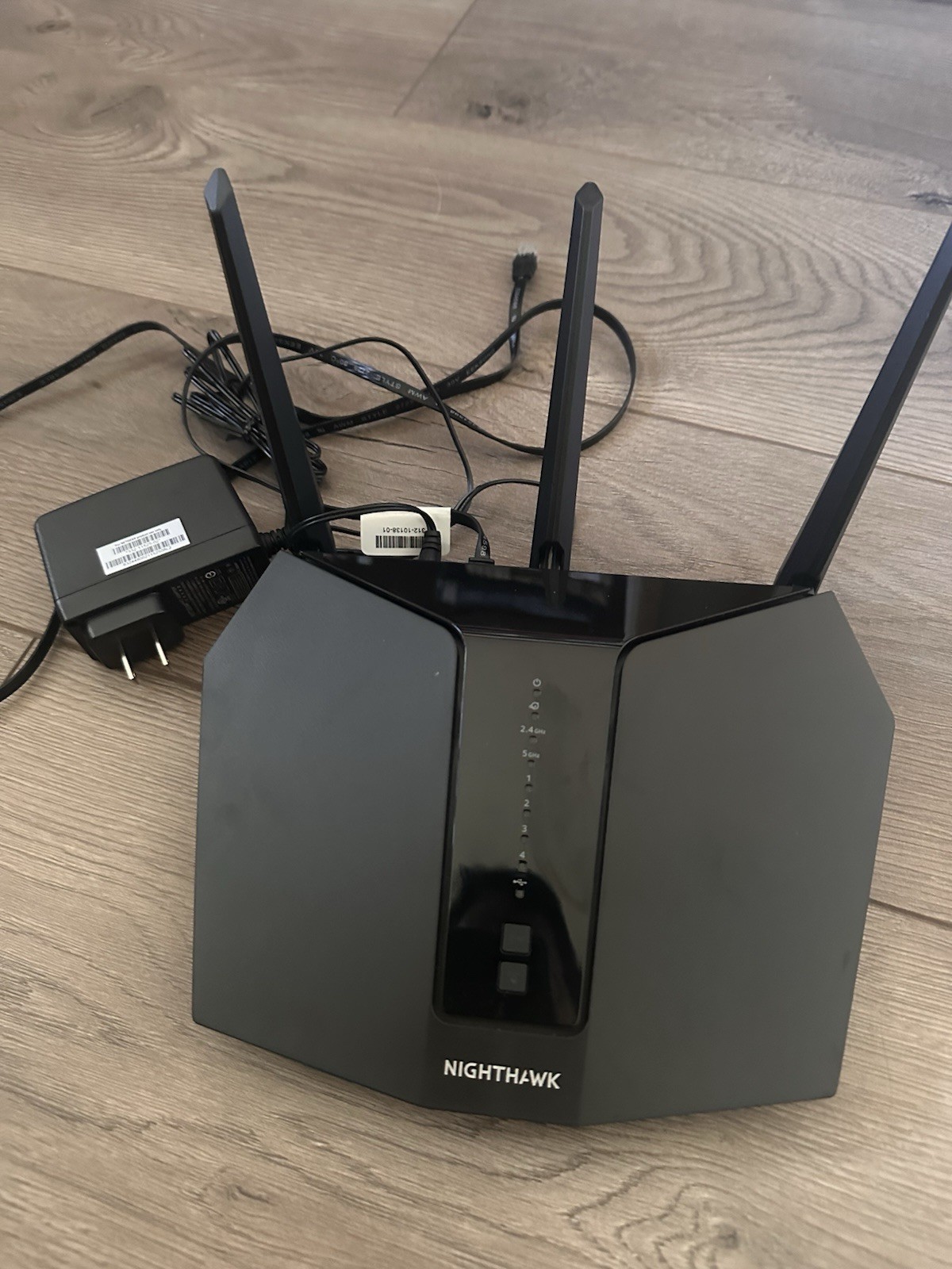 Netgear nighthawk ax2400 5-stream wifi 6  router RAX29 - 