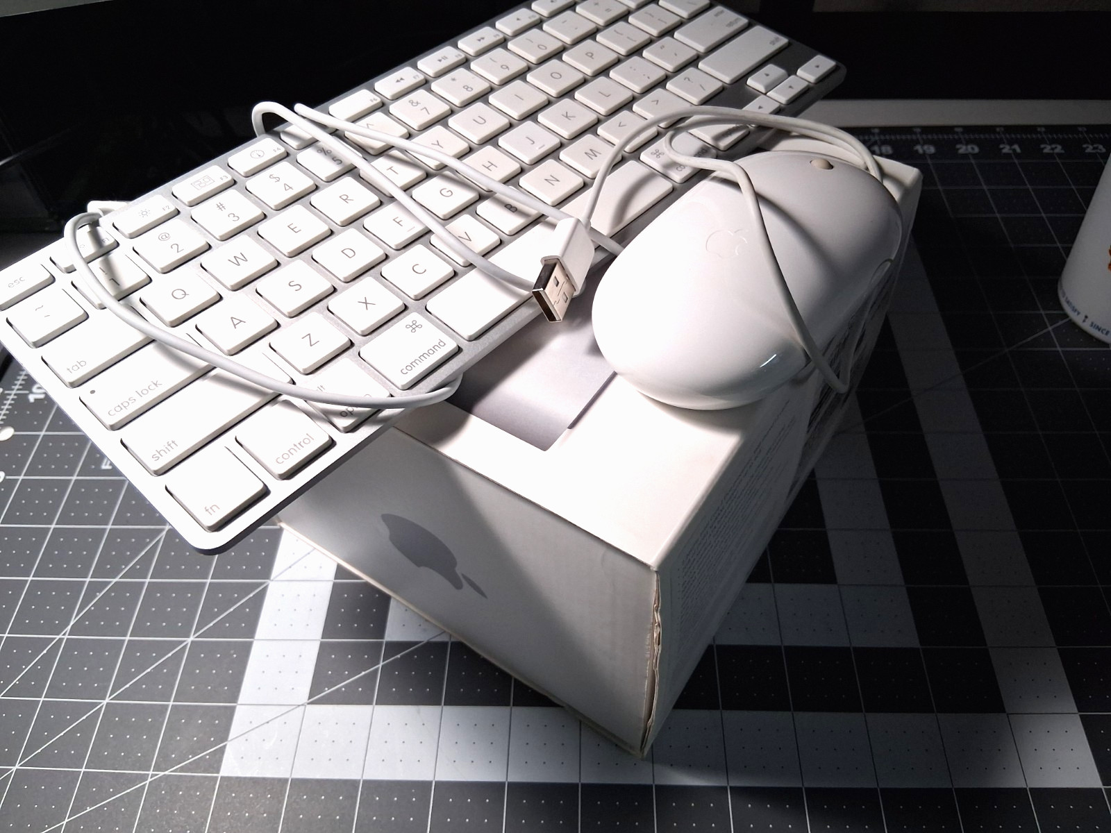 Vintage Apple Mac mini Late 2009 Complete Packaging bundle keyboard and mouse
