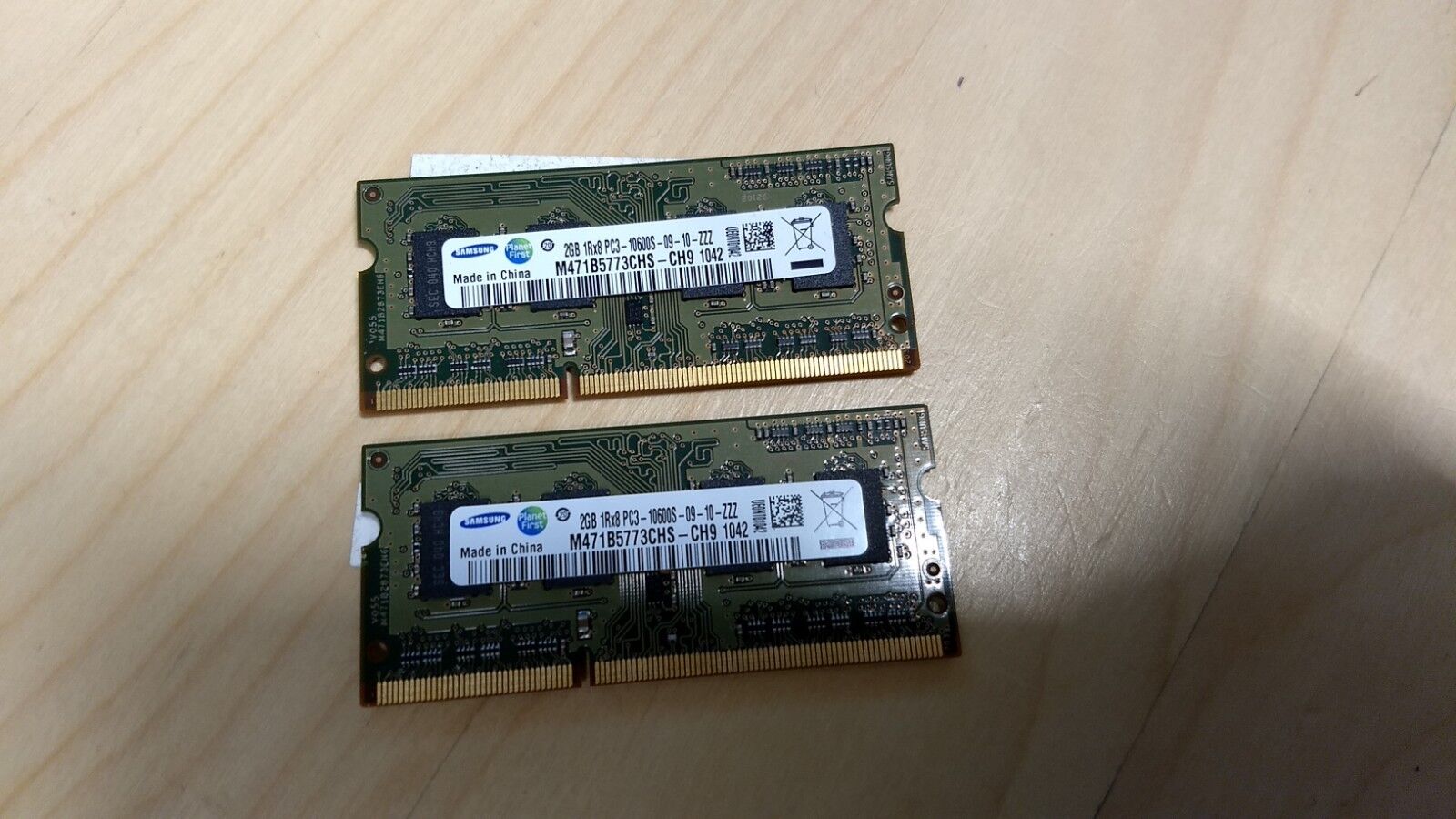 ** Pair of Samsung 2GB 1Rx8 PC3-10600S-09-10-ZZZ DDR3 SODIMMs - 4GB Total