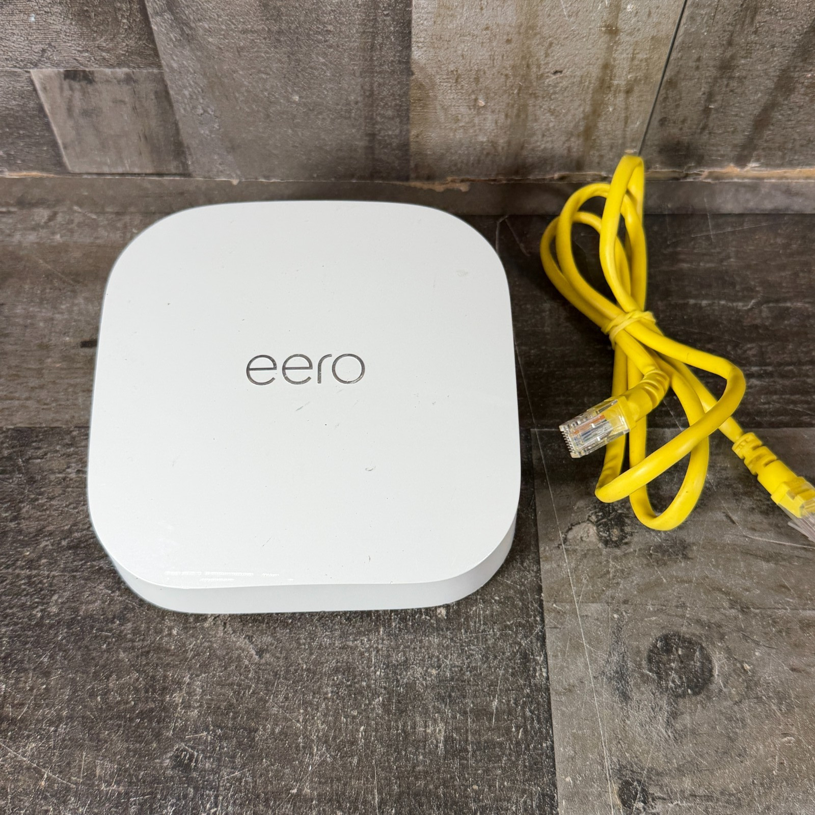 eero Pro 6E Mesh Wi-Fi Router S010001 White Wireless/Ethernet 2-Port LAN