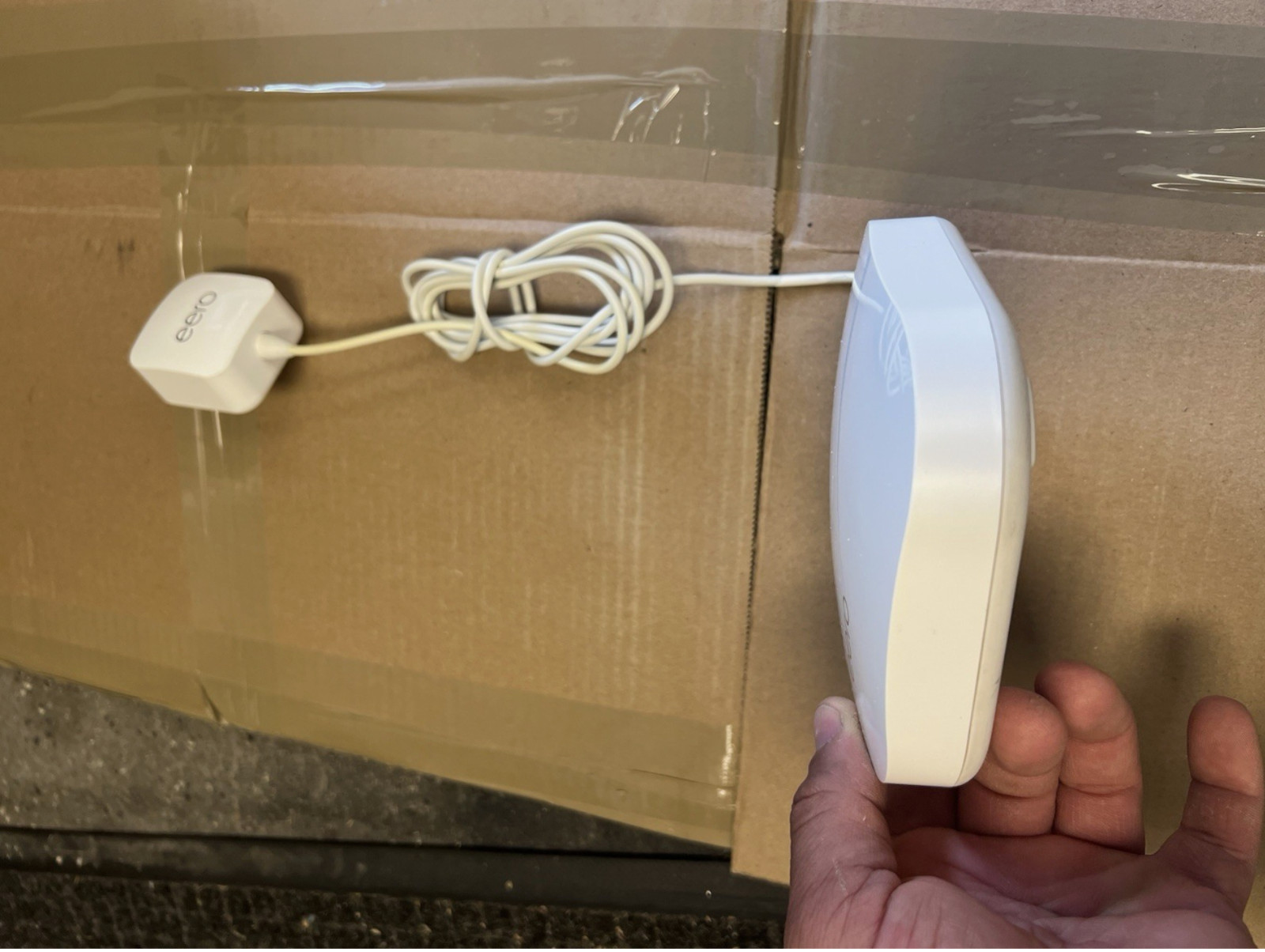 Lot of 4 eero 1st Generation 240 V Dual Band Wi-Fi Router (A010101) (J2)