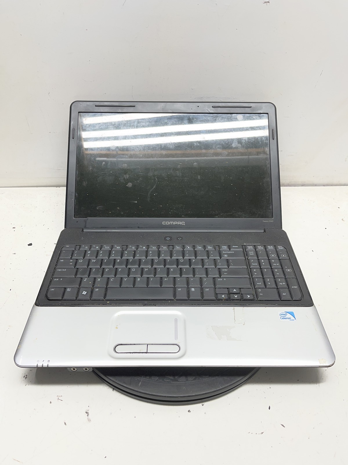 Compaq Presario CQ60 Intel Celeron 900 2.2GHz 2GB NO HDD