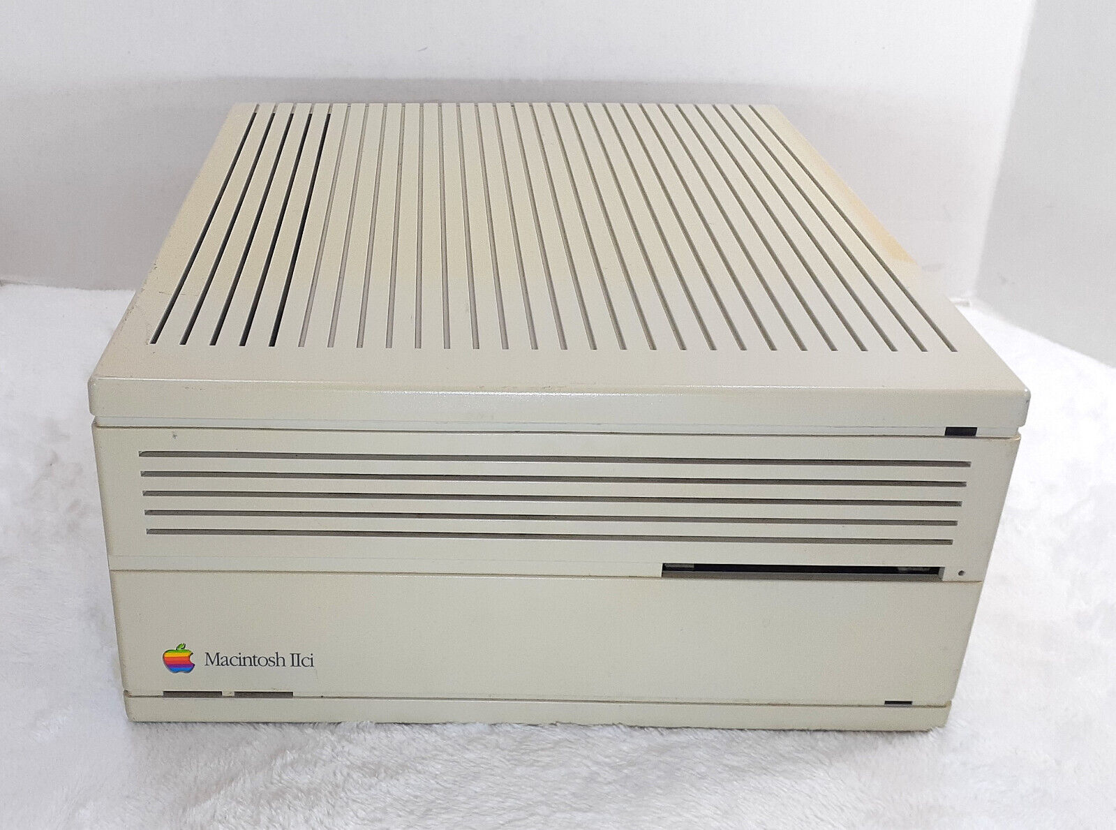 Vintage Apple Macintosh IIci Computer M5780 Desktop Complete RAM HDD Power 1989