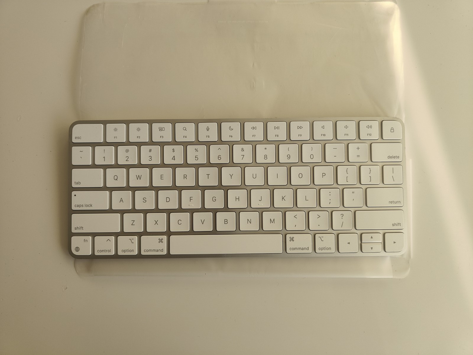Apple Magic Keyboard Keyboard A2450 QWERTY
