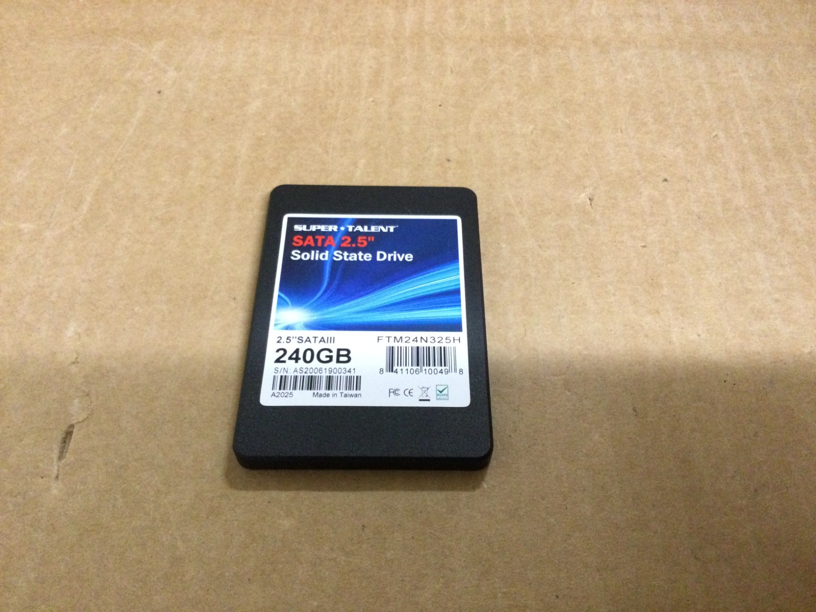 Super Talent FTM24N325H 240 GB SATA III 2.5 in Solid State Drive