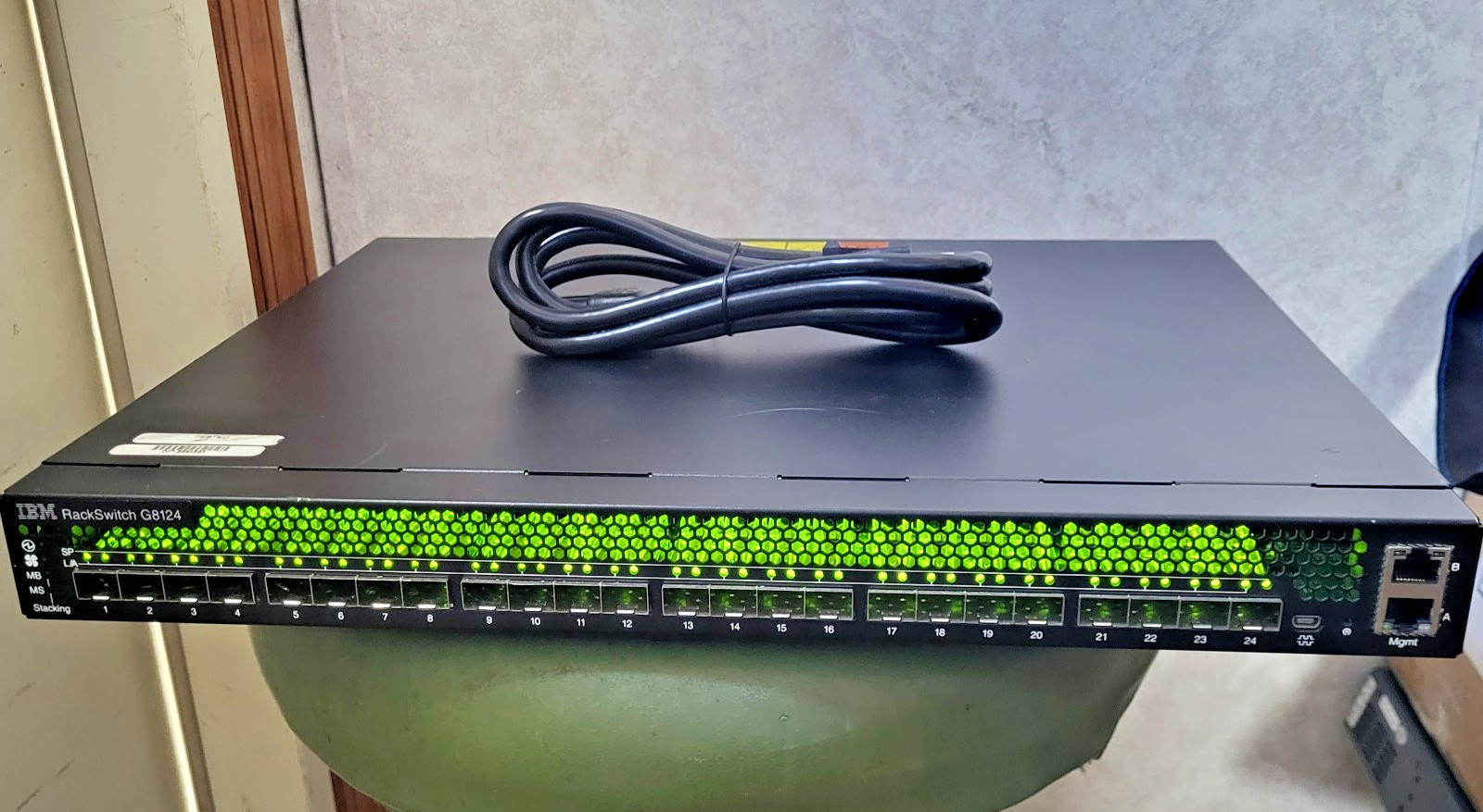 *NICE* IBM G8124-E Blade RackSwitch 24port 10GbE SFP+ Ethernet Switch