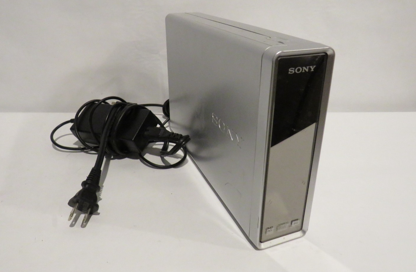 Sony DRX-840U DVDCD Rewriteable Drive - P/W adapter - USB CABLE INLCUDED