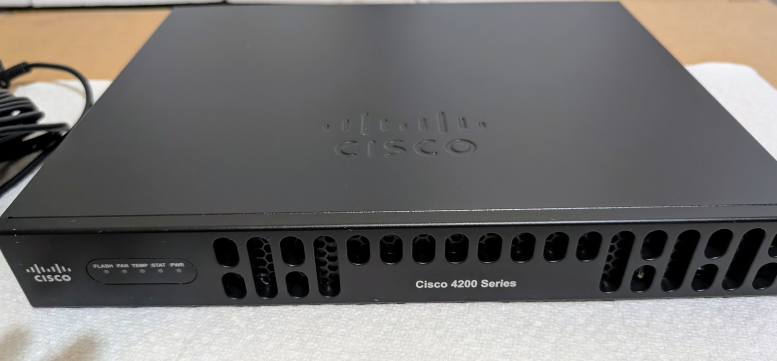 CISCO 4200 Series Model ISR 4221 / K9 Integrated Service Router