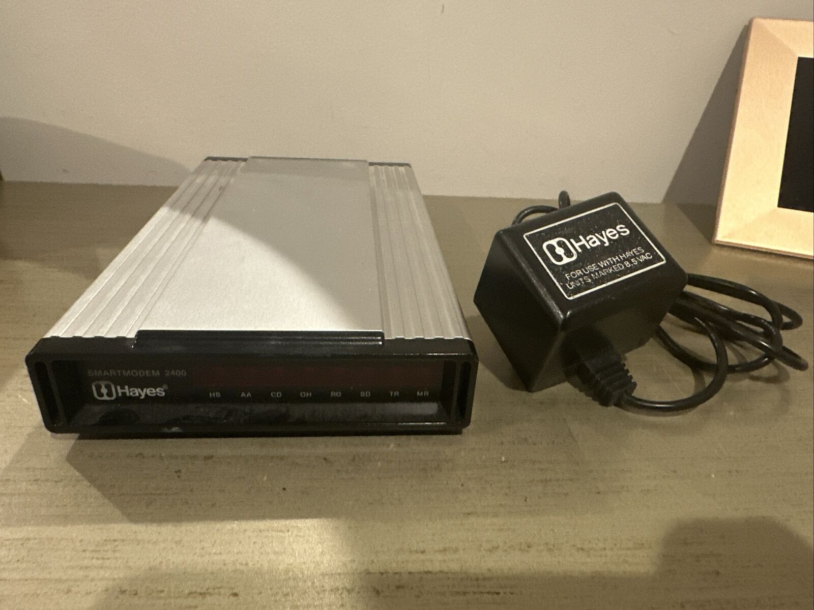 Hayes Smartmodem 2400 231AA Early PC Networking Modem | Vintage With Power Cord