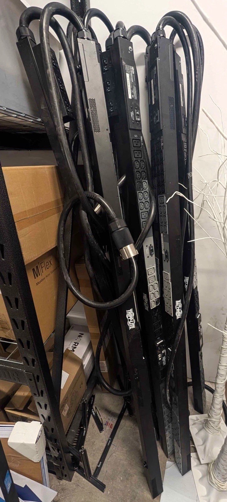 Tripp Lite PDU3EVN6H50BA Rackmount PDU, 35 Amp, C13/C19 plugs