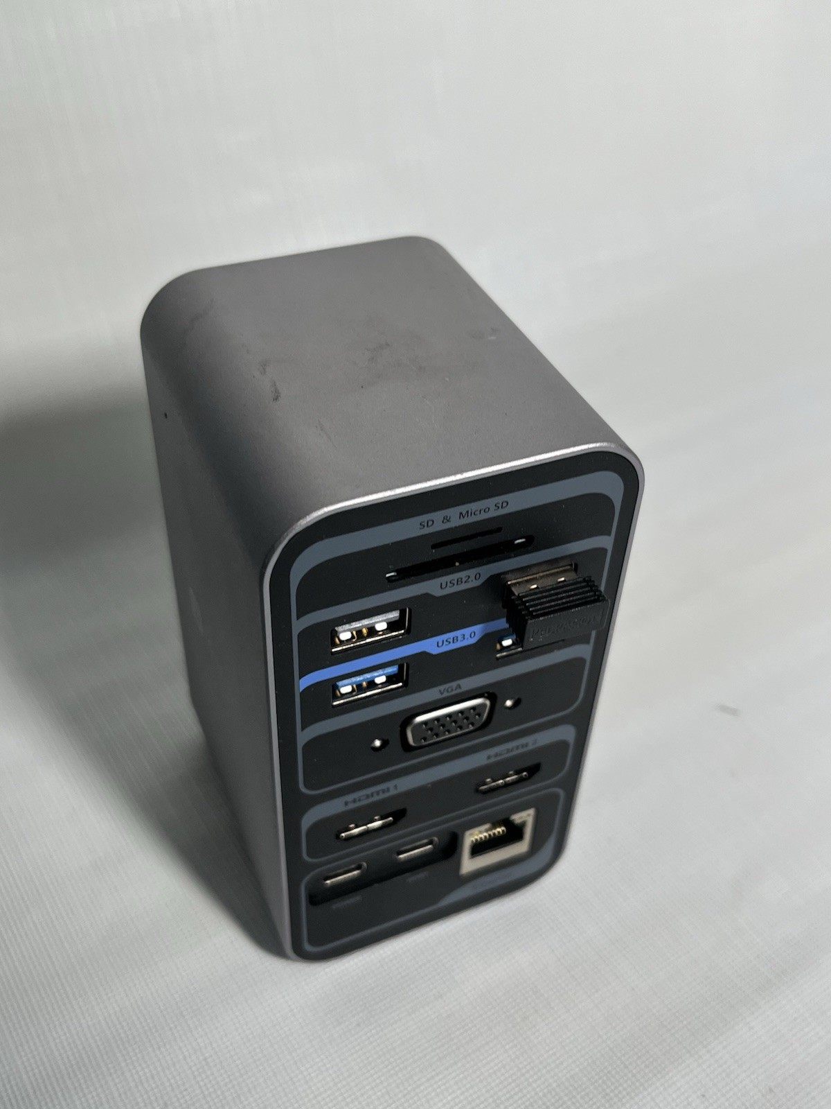 Tobenone UDS009 MB Pro/Air USB-C Docking Station - Dual HDMI, VGA, 10 Ports