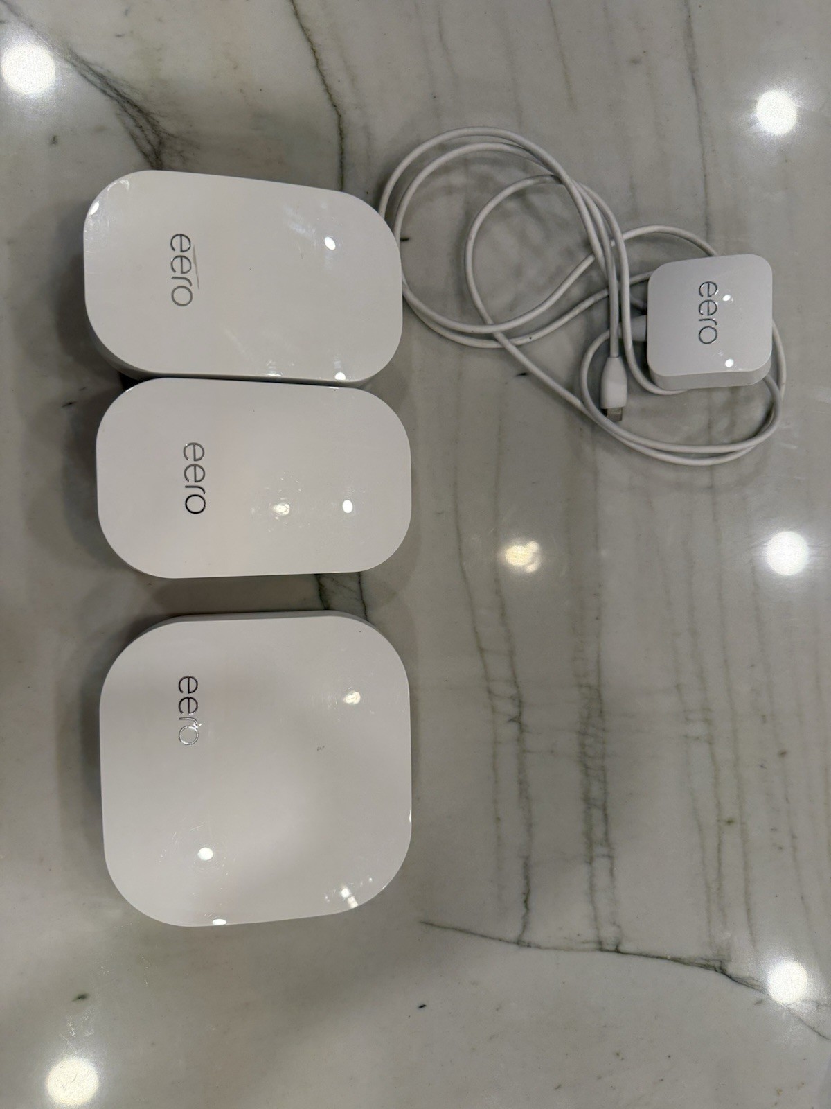 Amazon eero Pro Tri-Band Mesh WiFi  system 2nd Gen (1 Pro Router + 2 Beacons)