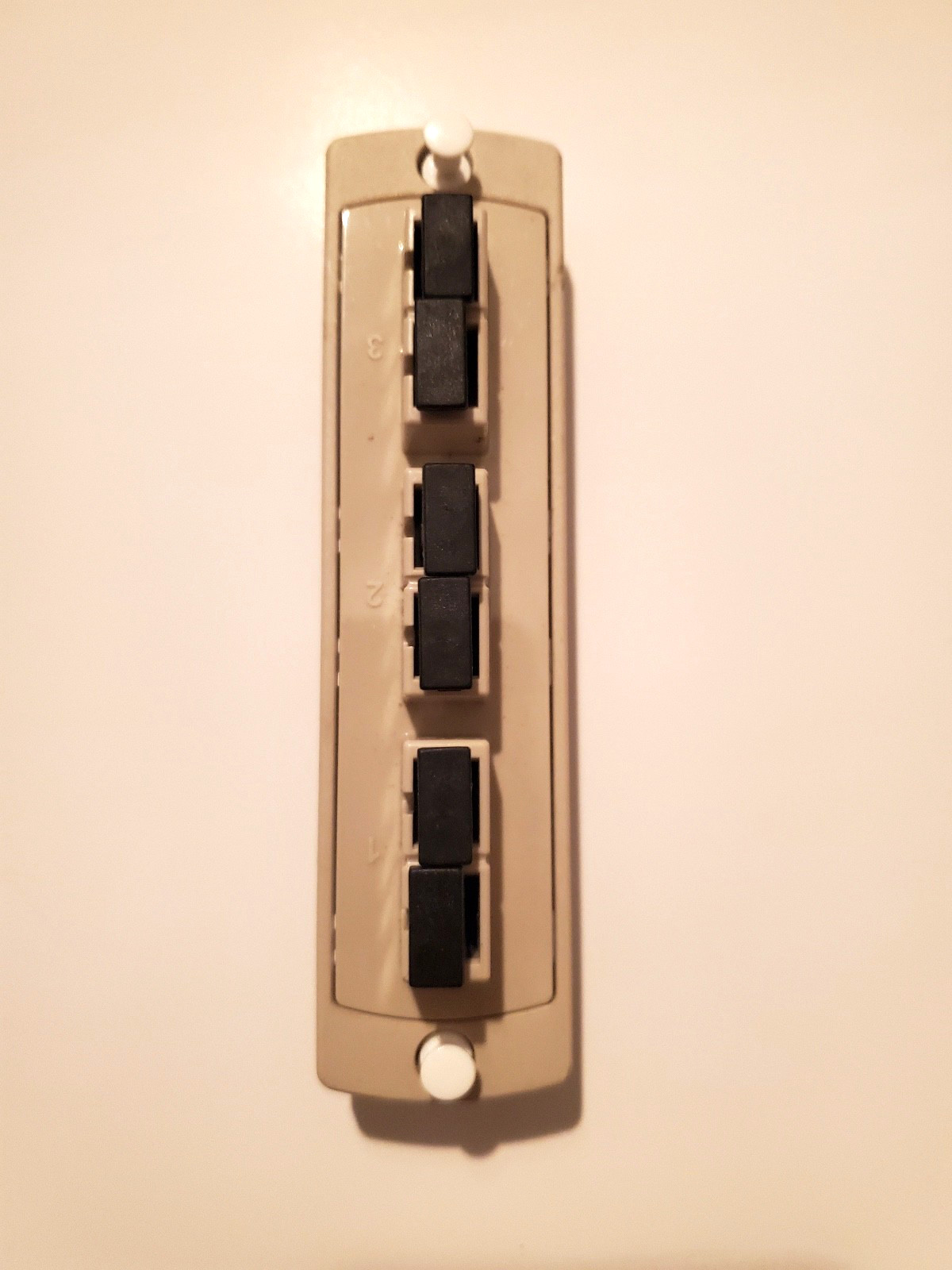 SF100-6IC Leviton SDX Precision Molded  Fiber Adapter Plate beige