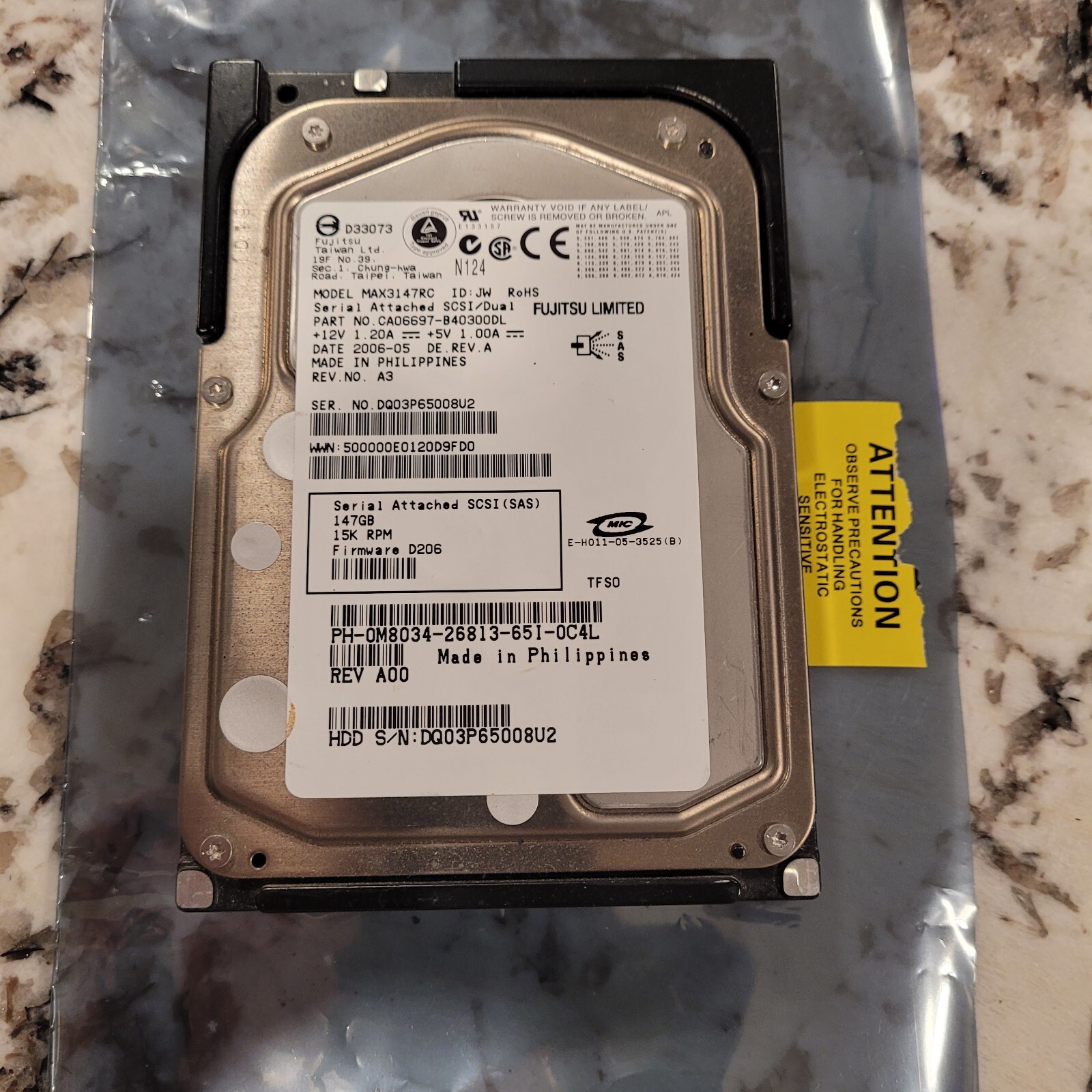 Dell M8034 Fujitsu CA06697-B40300DL 146 GB 15K RPM 3.5" 3Gb/s SAS HDD MAX3147RC